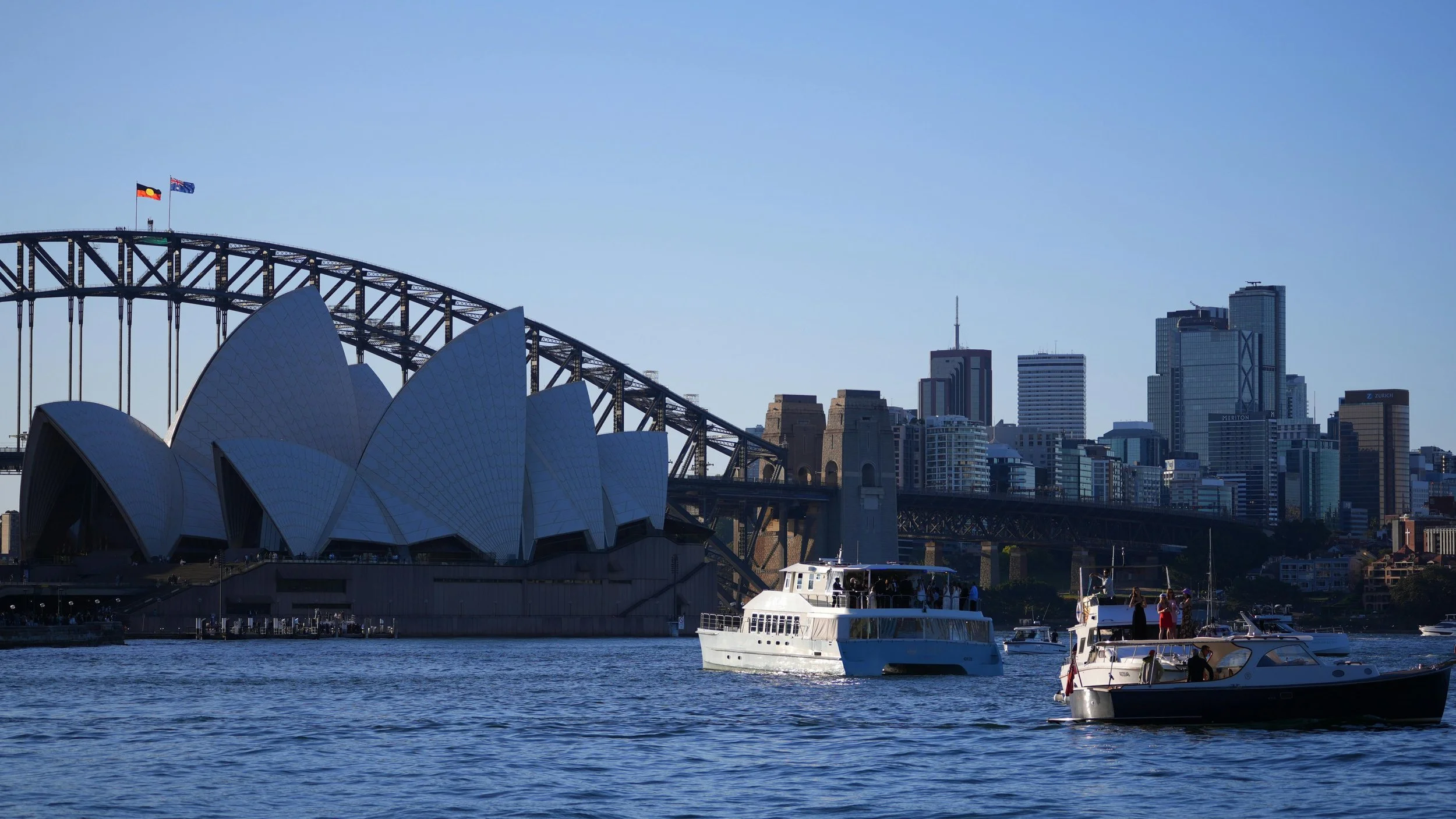 lgbtq-women-sydney-harbour-boat-party-ladies-touch.jpg