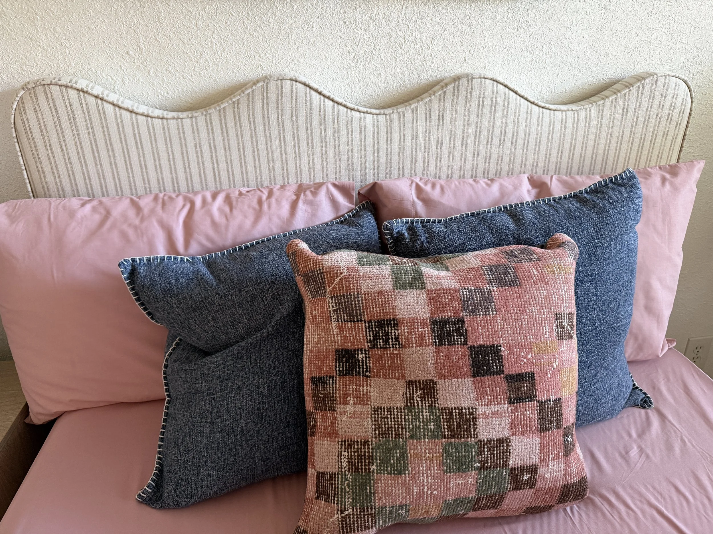 Full headboard adjustable height (47") x 56" w
