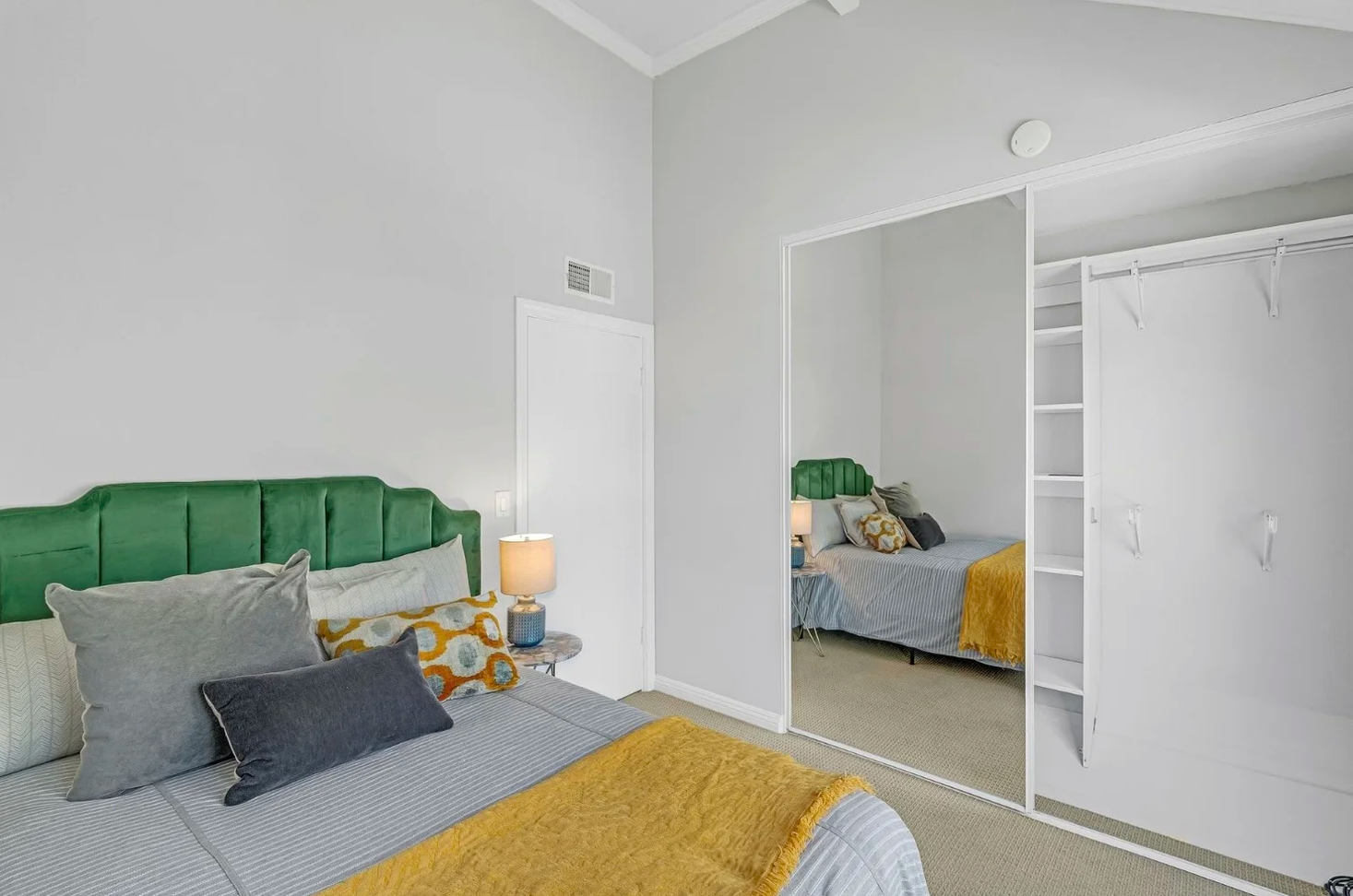 Headboard full to queen