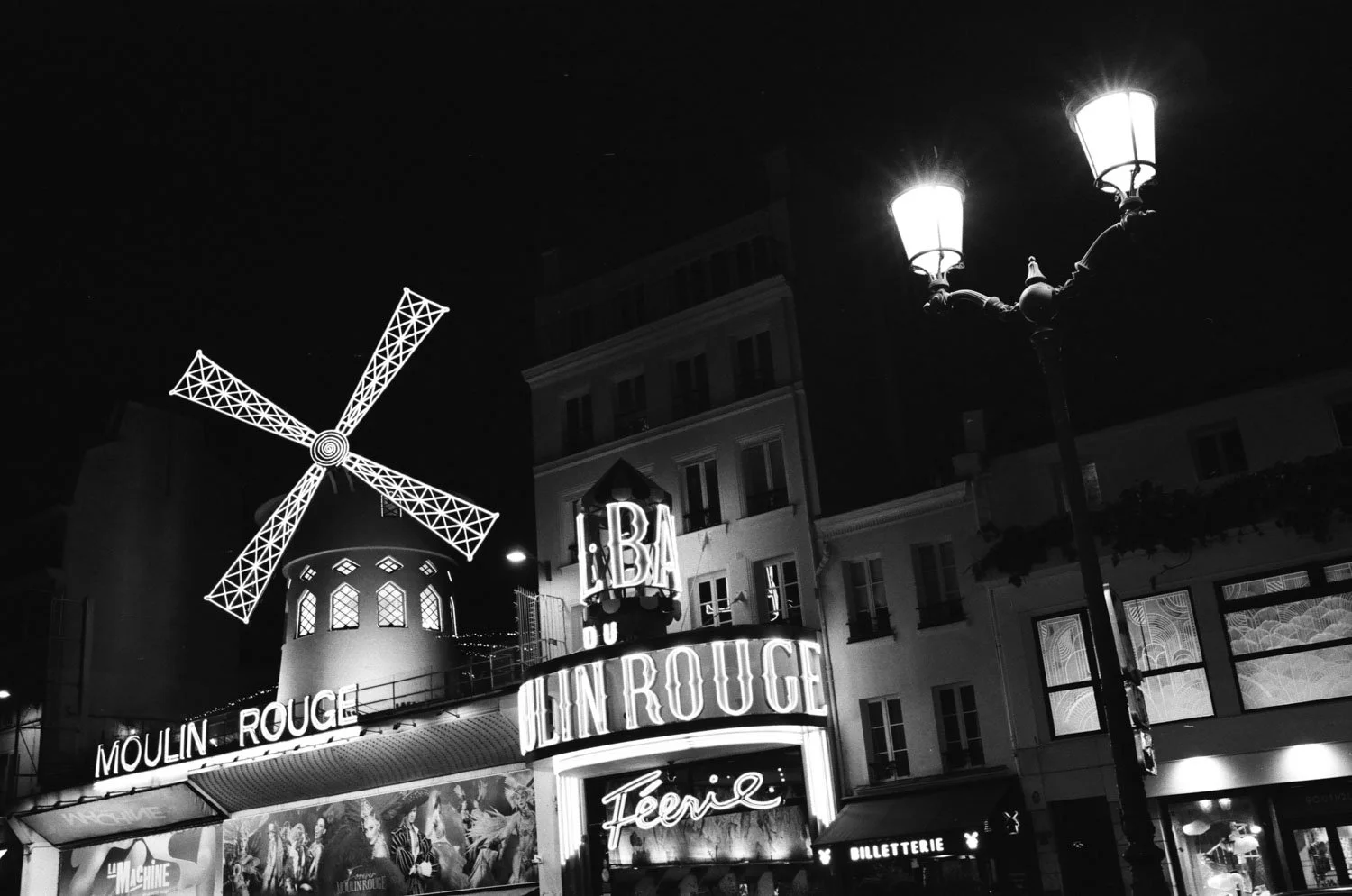 Das Moulin Rouge in der Nacht