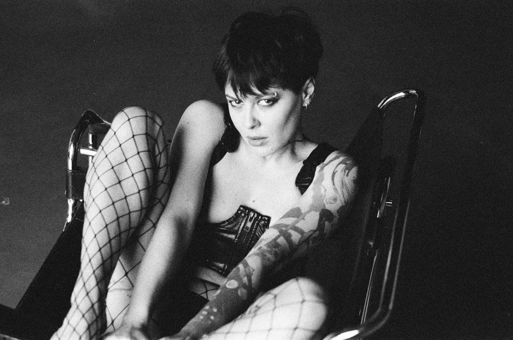 LeicaM6-Kodak T-MAX 3200-2.jpg