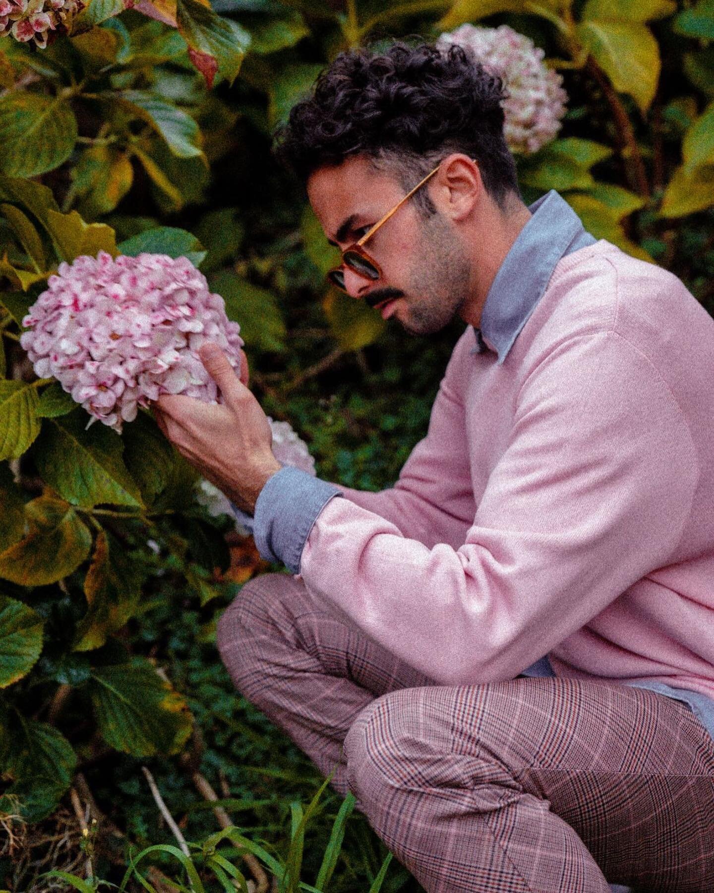 a friendly reminder to stop &amp; smell the hydrangeas 🤗
&bull;
&bull;
shot by: @omarmhammouda 
styled by: @engiestyle 
&bull;
&bull;
#sanfrancisco #newmusicfriday #hydrangeas #mentalhealth