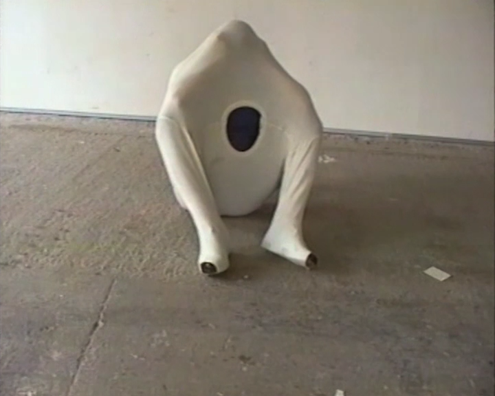 ErwinWurm_59Positions_Still_2.png