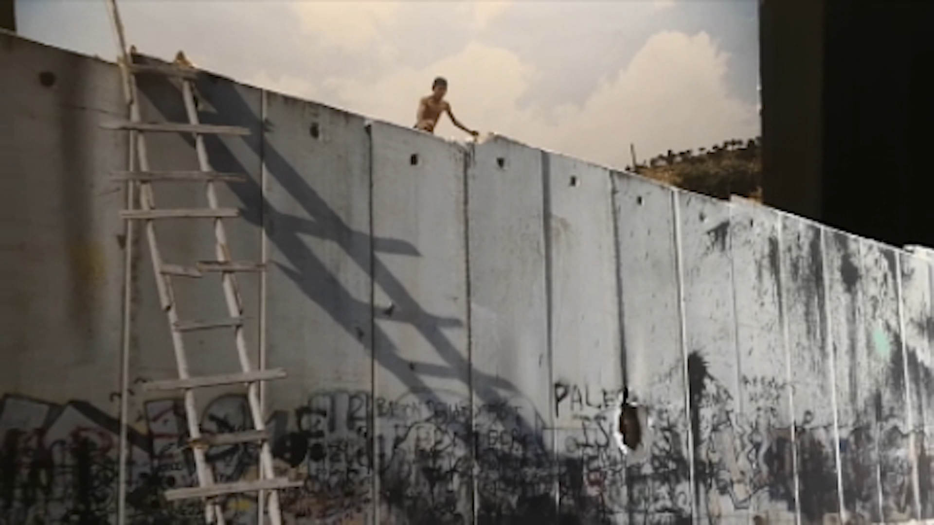 UTOPIA_Crack708_MohamedBaderne_Still_3.png