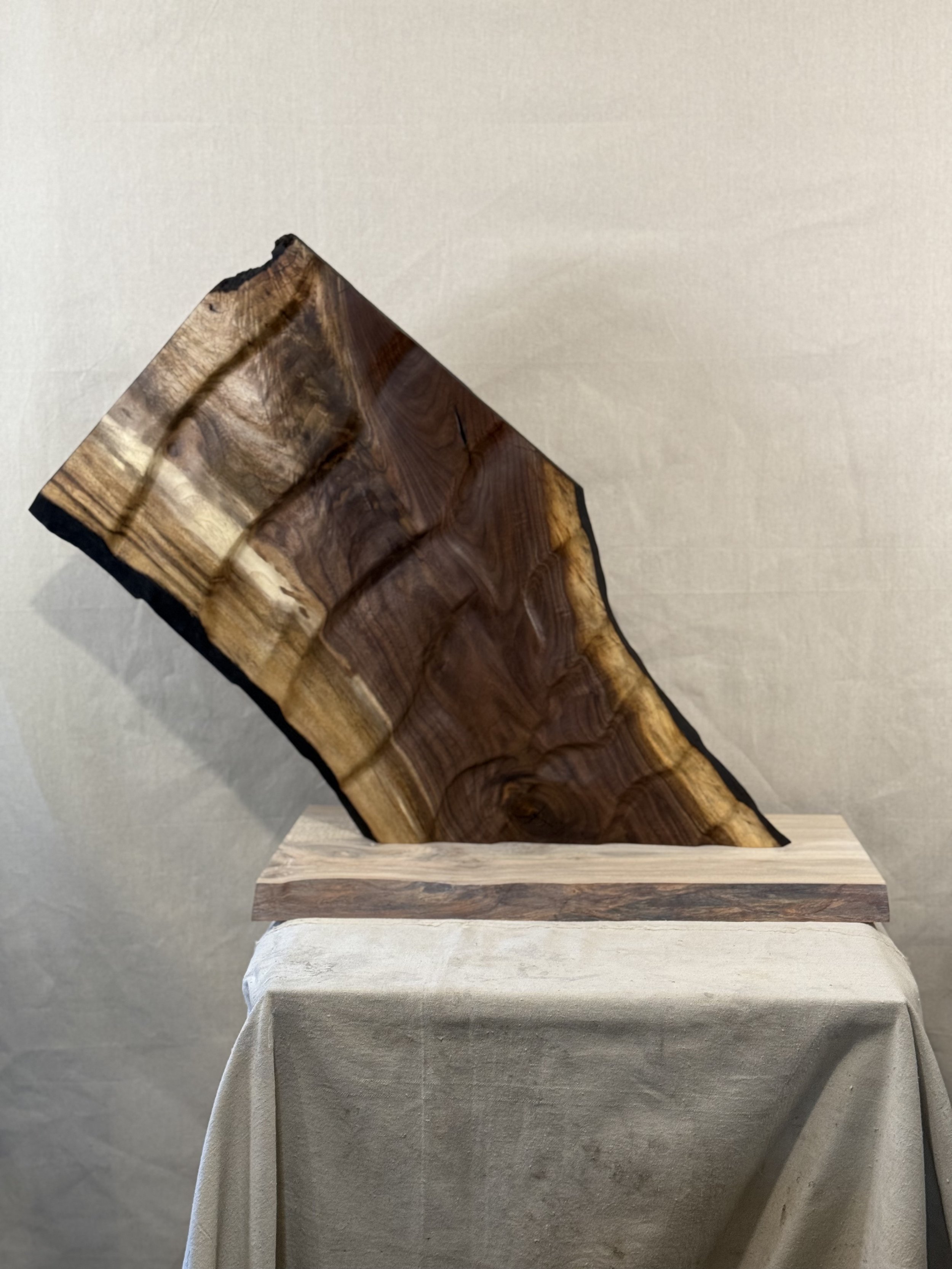 Sand Pattern Fin In Walnut