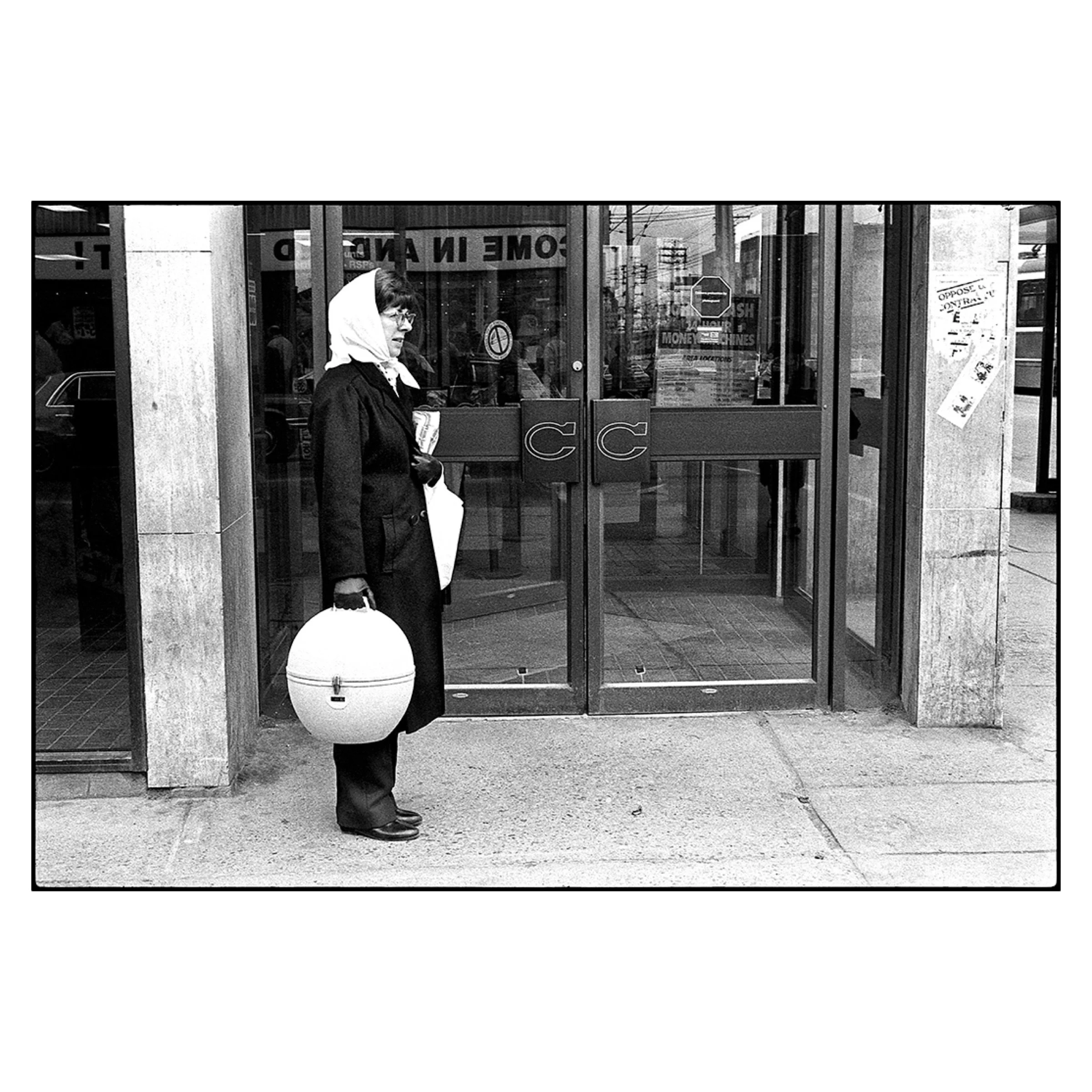 The Handbag, Toronto, 1988 © Dave Green Handbag1988