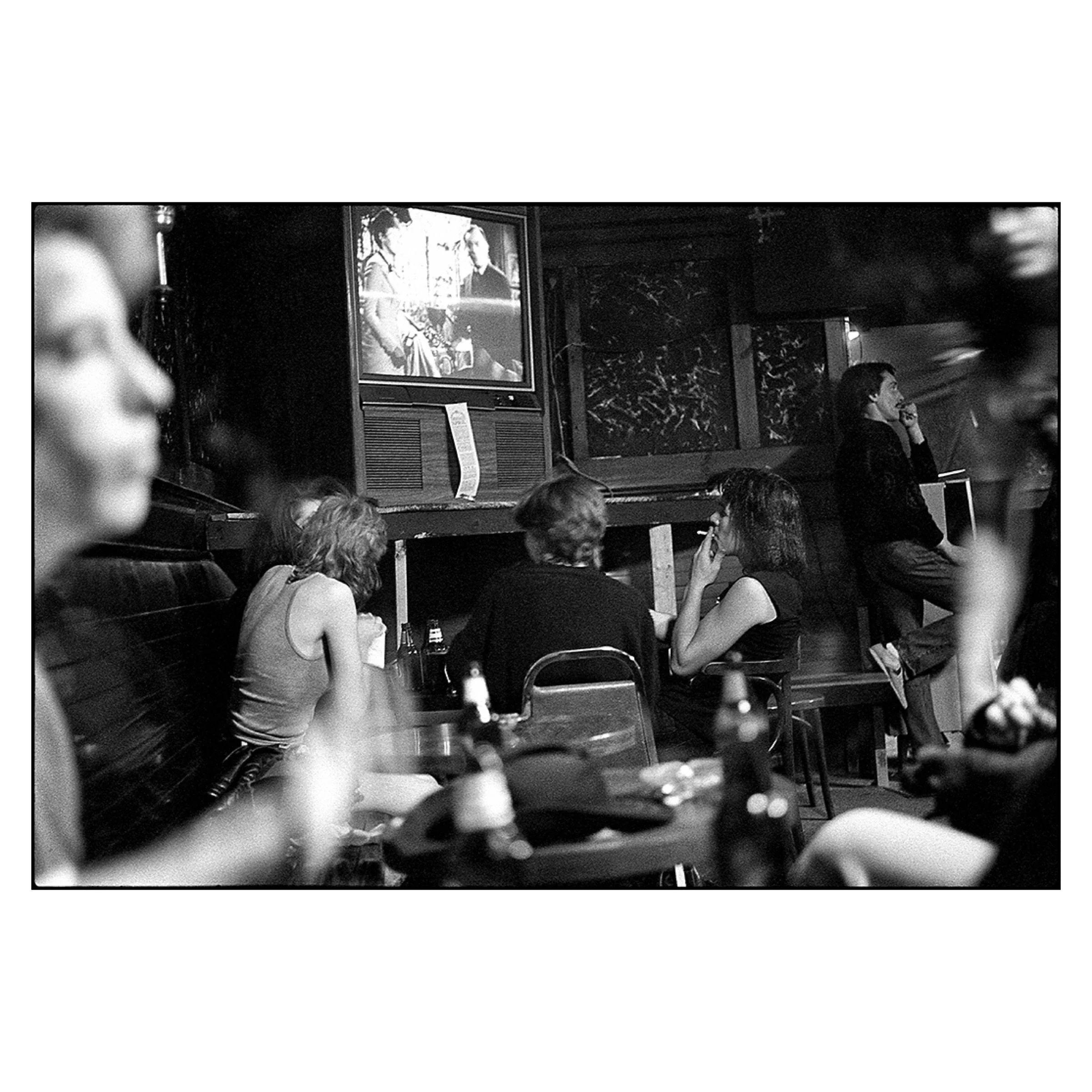 Saturday night at the tavern, Toronto, 1987 © Dave Green