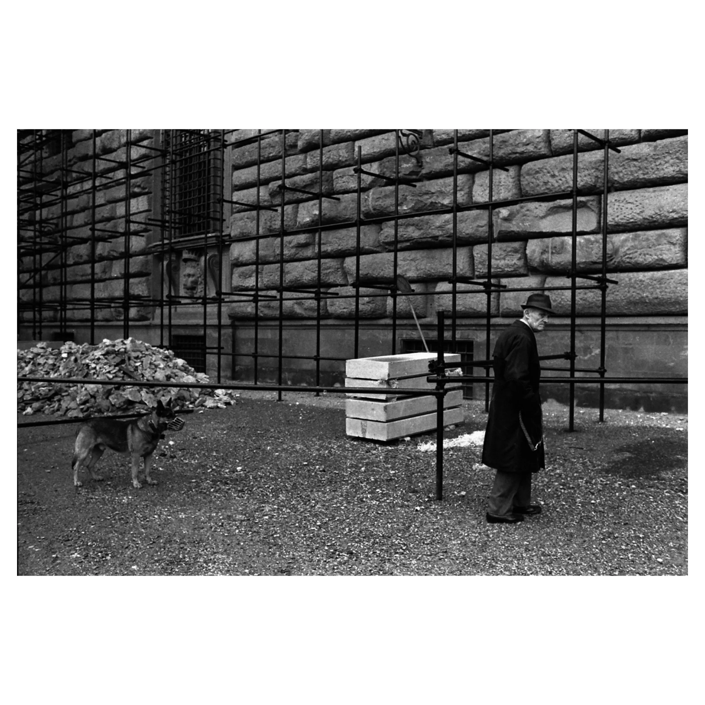 Walking the dog, Rome, 1966 © Michael Ansell