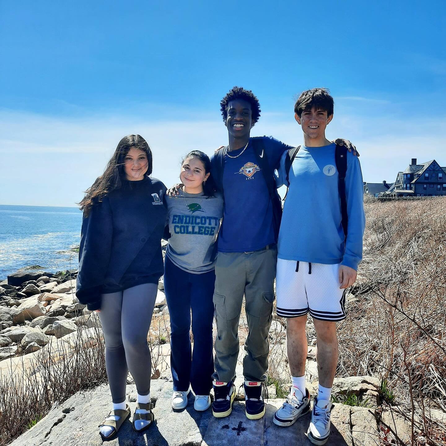 🌞 Embracing the warmth of spring! 🌊 Our Biology and Environmental Science classes are diving into the great outdoors, exploring tide pools, and basking in the fresh ocean air. 🐚🌿 Nothing beats this hands-on, immersive learning experience! #Outdoo
