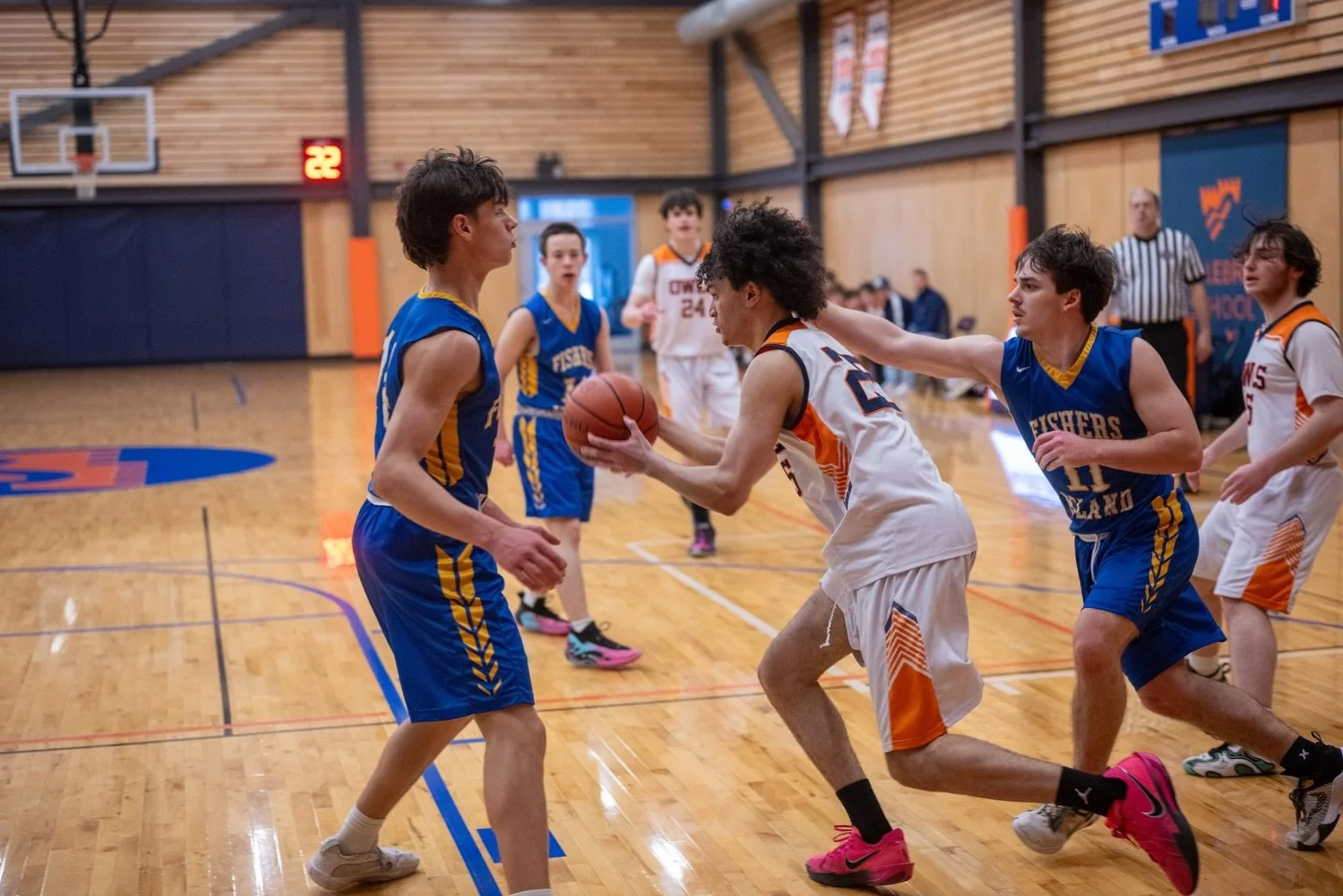🏀 Championship Friday for the Varsity Boys! Join us at the Rhode Island School for the Deaf to cheer them on. 🦉Tip-off is at 4:45 PM. Come out and support the Owls!

#MiddlebridgeSchool #FlyOwlsFly #ChampionshipFriday