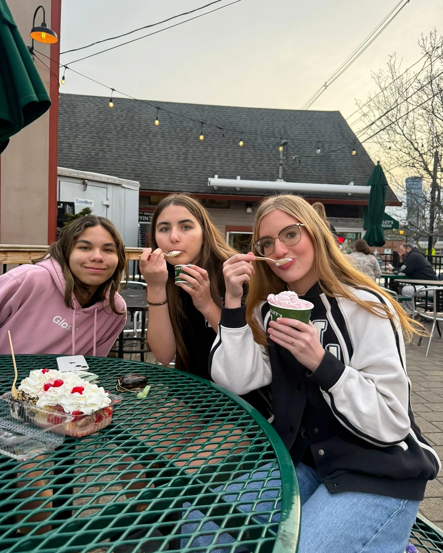 Springtime in Narragansett. 🌱 As the days get longer, our students make the most of life by the sea. #NarragansettRI #OurCoastalLife 🦉