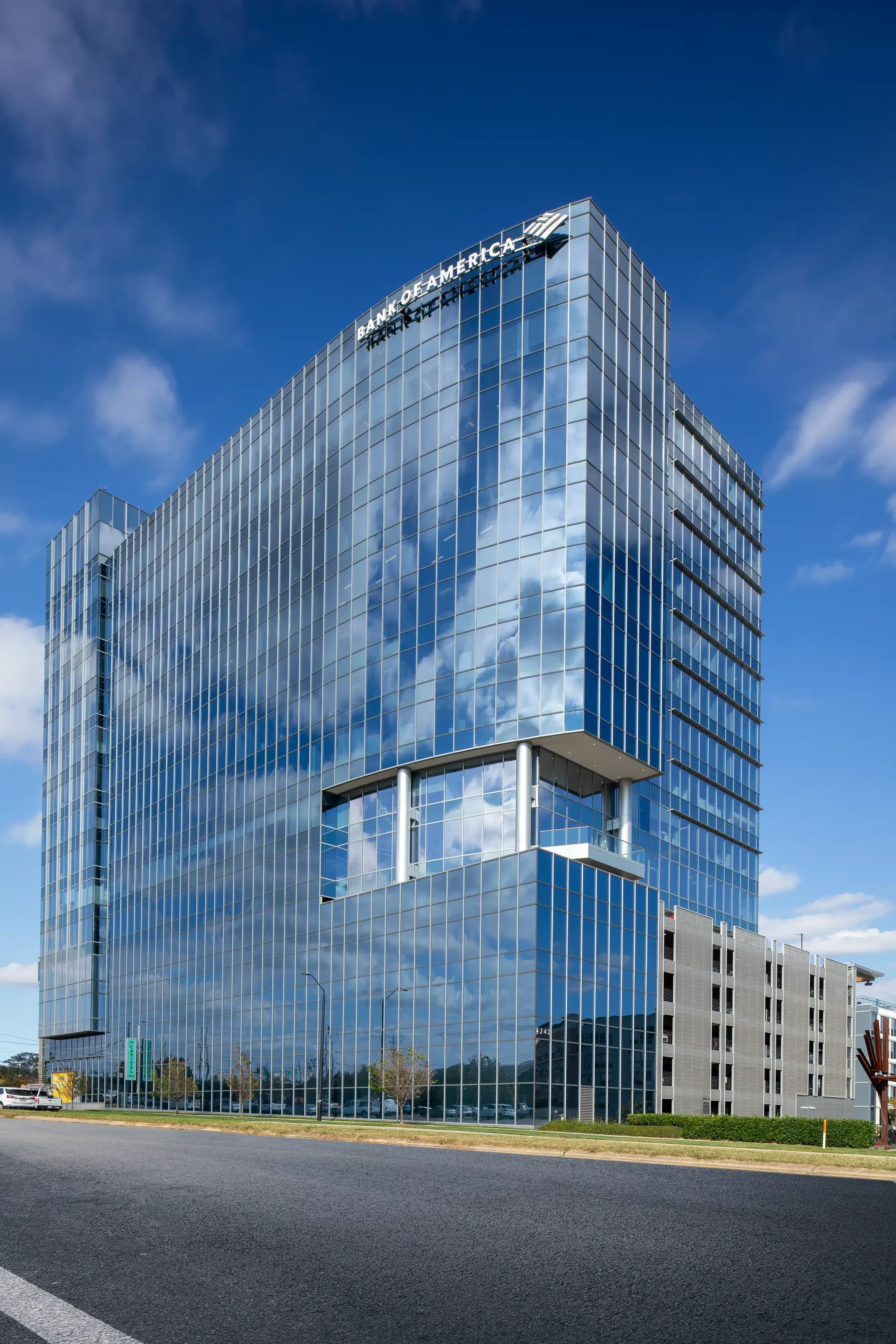 2024-10_4242_Six_Forks_Bank_America_Exterior_SE_F_R-med-scaled.webp
