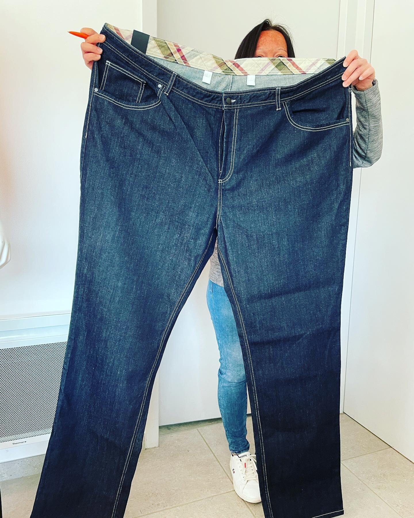 SBVI habille tout le monde y compris Paul qui porte une taille 70 en Pantalon.
Jeans mod&egrave;le MATHIEU con&ccedil;u et fabriqu&eacute; par SBVI