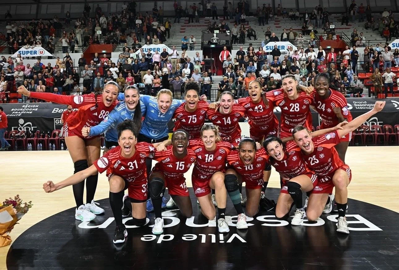 SBVI fier d&rsquo;&ecirc;tre partenaire de #esbf_handball pour l&rsquo;habillement de l&rsquo;&eacute;quipe et du staff pour les &eacute;v&eacute;nements institutionnels. Nous souhaitons &agrave; cette magnifique team une tr&egrave;s belle saison! 👌