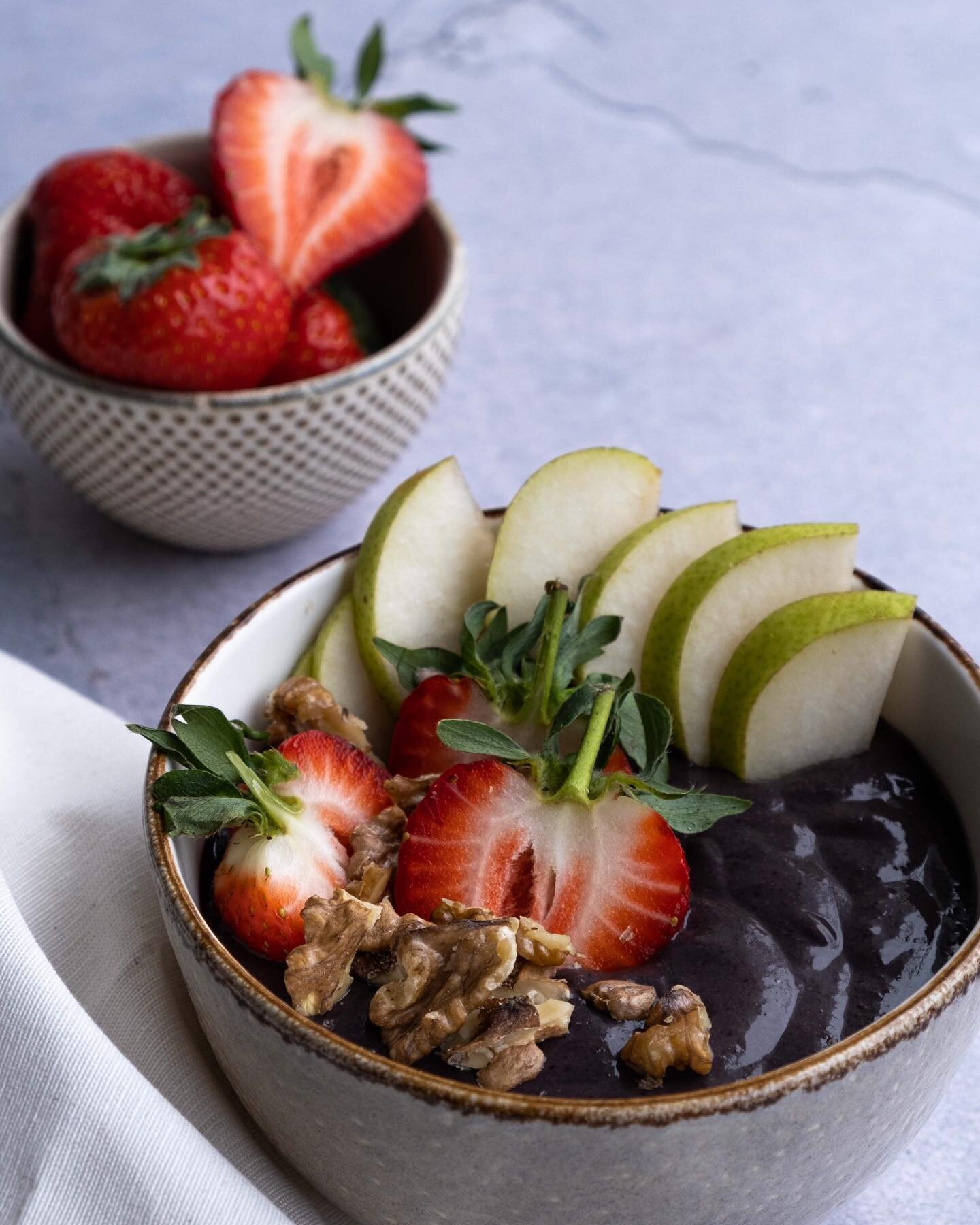 SUPER POWER SMOOTHIE BOWL 🔥

This is a breakfast bowl you want to start your day with! Including banana, wild berries, and spirulina!

You can find the full recipe in the 4 Day Food Week recipe E-Book. It&rsquo;s lactosefree, glutenfree and refined 