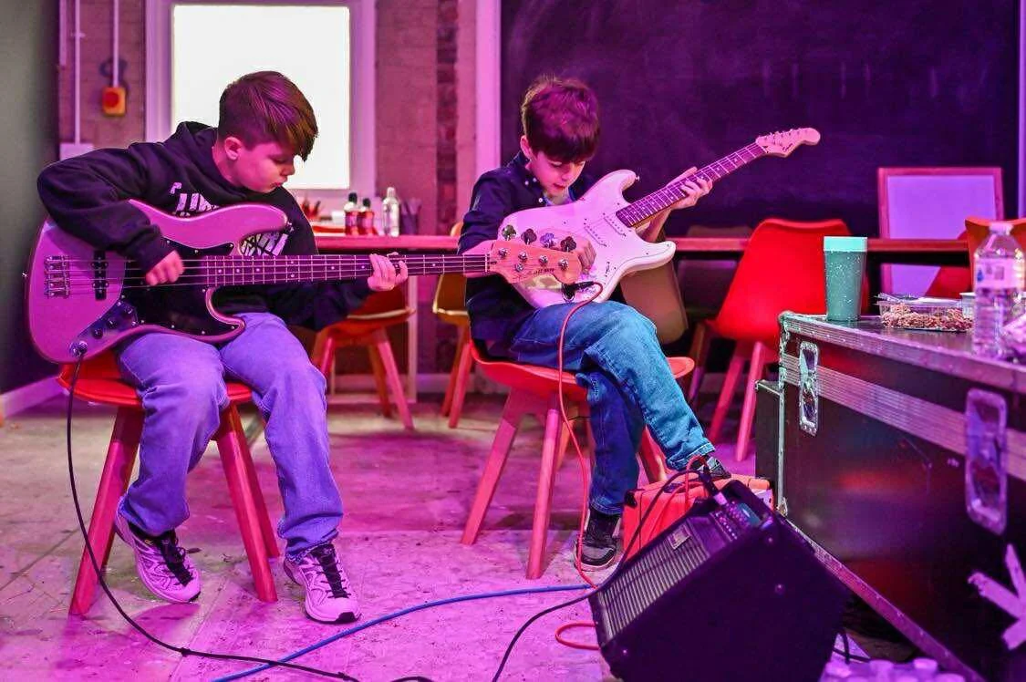 623266598_1523368833125533_7253024473323667616_n.jpg (Copy)