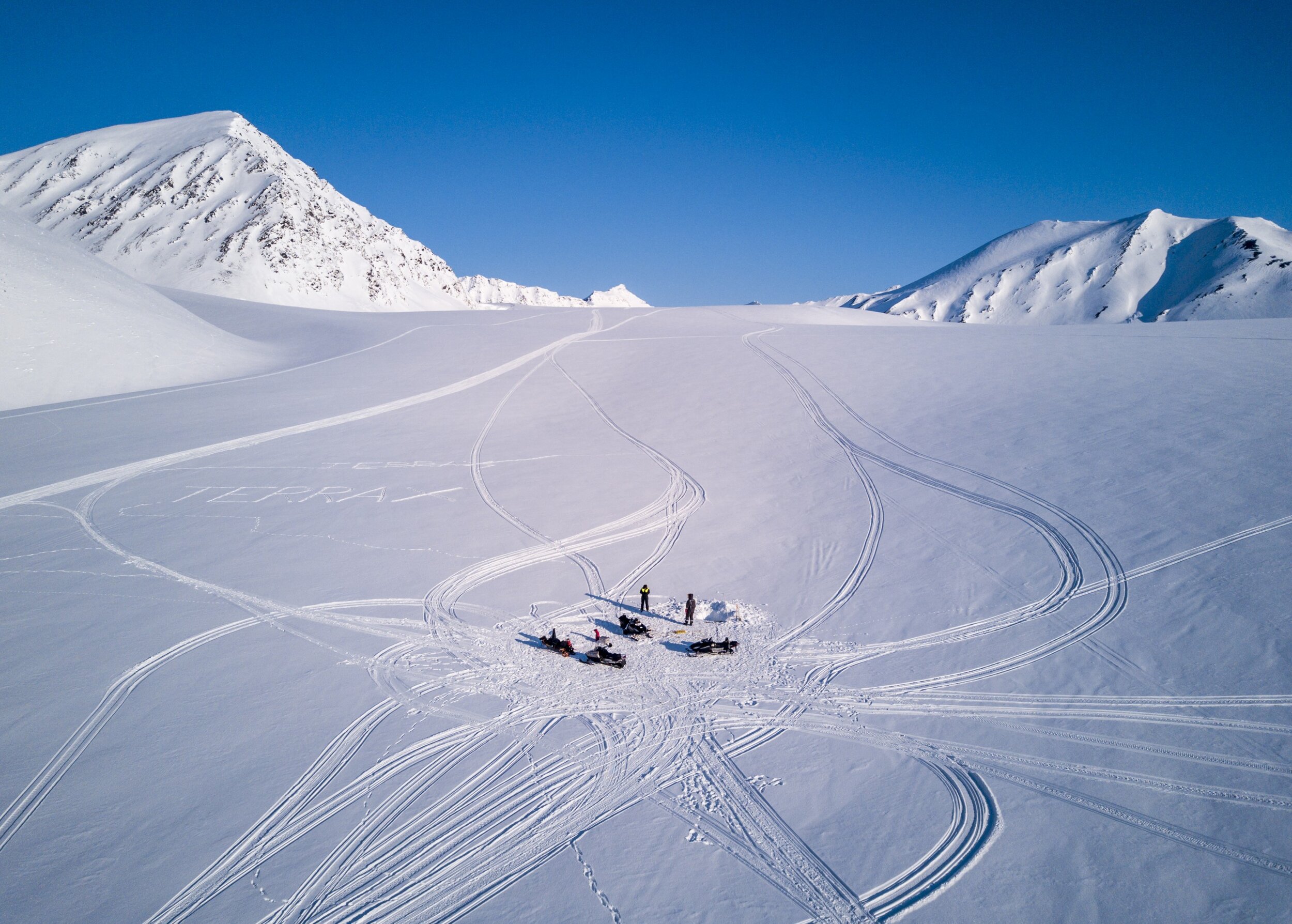 20180427_hornsund_aerial_00063-uai-2880x2060.jpg