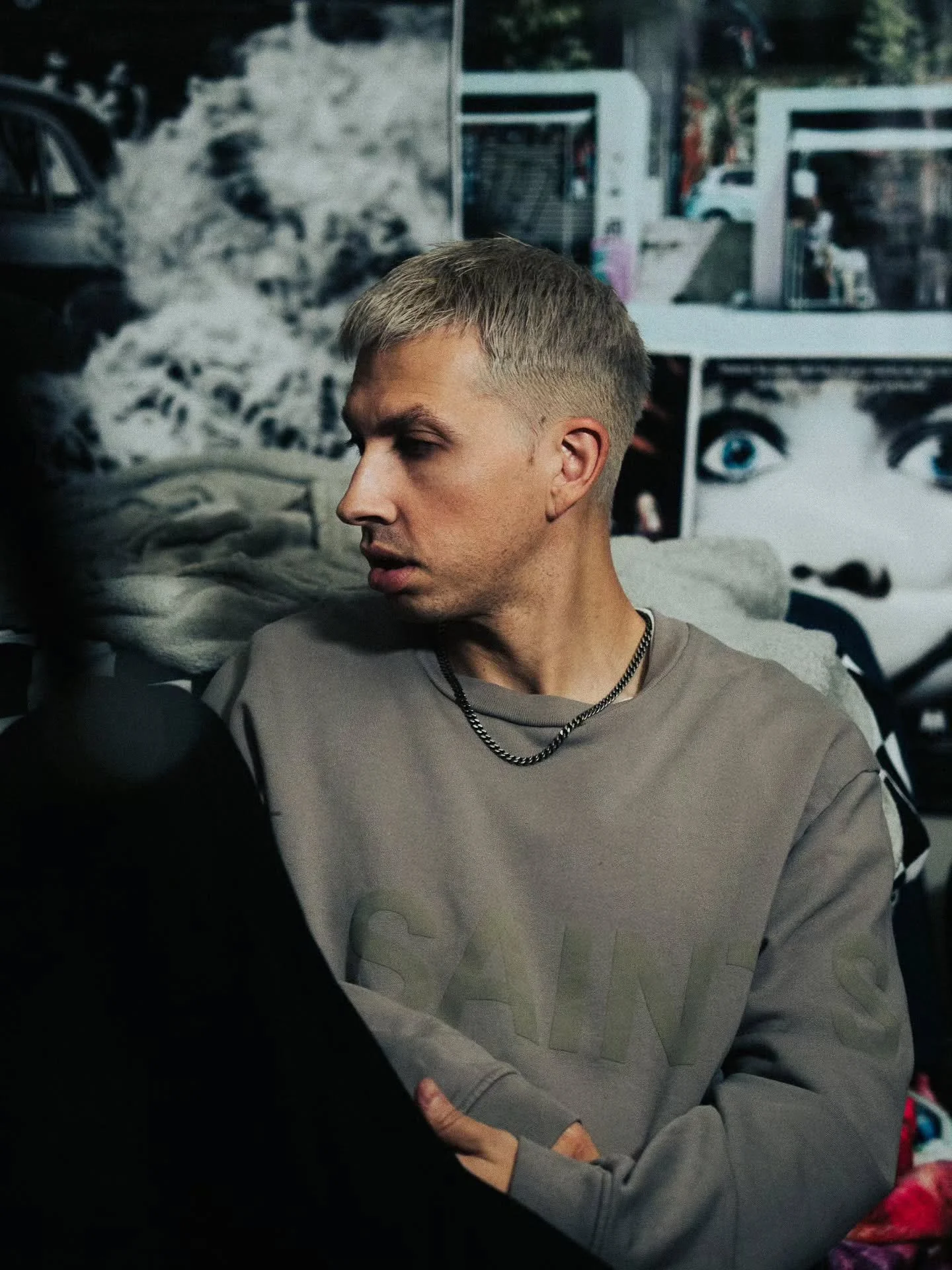 When the bars are sharp, the fade&rsquo;s gotta be sharper.

 Always leveling up &mdash; on stage and in the chair. Appreciate the trust every time! 

#ekoh #menshair #mensstyle #doseoffrickx