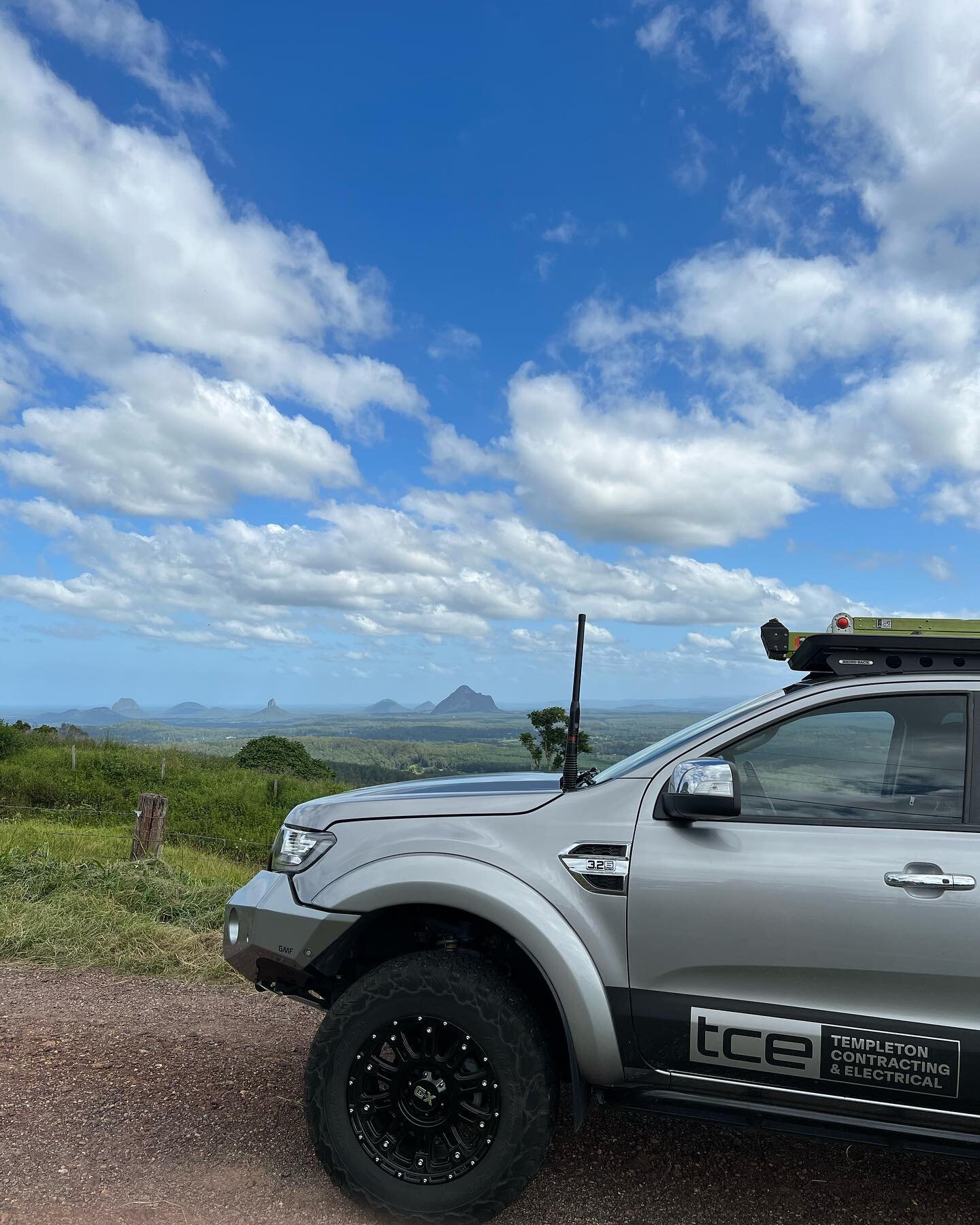 Those hinterland views 🏔👌

Did you know we service all of the Sunshine Coast including the hinterland and surrounds. 

Give our team a call to book in your next electrical job 👍

📲0417 129 484 
📧info@templetonelectrical.com.au
💻www.templetonele