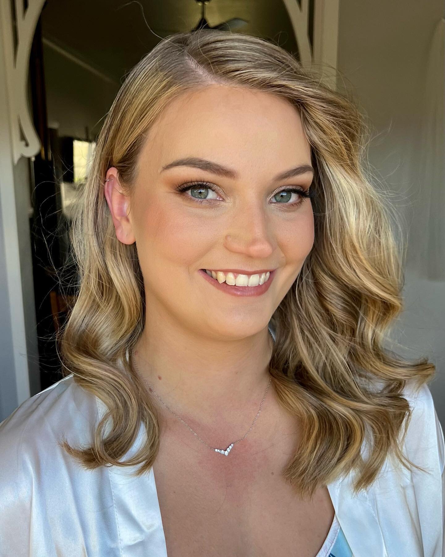 Makeup for Breannah and her beautiful bridal party on her special day 💍
Hair by my fave  @beautybyoliviamayberry ✨

2023 &amp; 2024 dates are quickly booking out. Enquire today to avoid missing out 💌

www.ellierosshmua.com