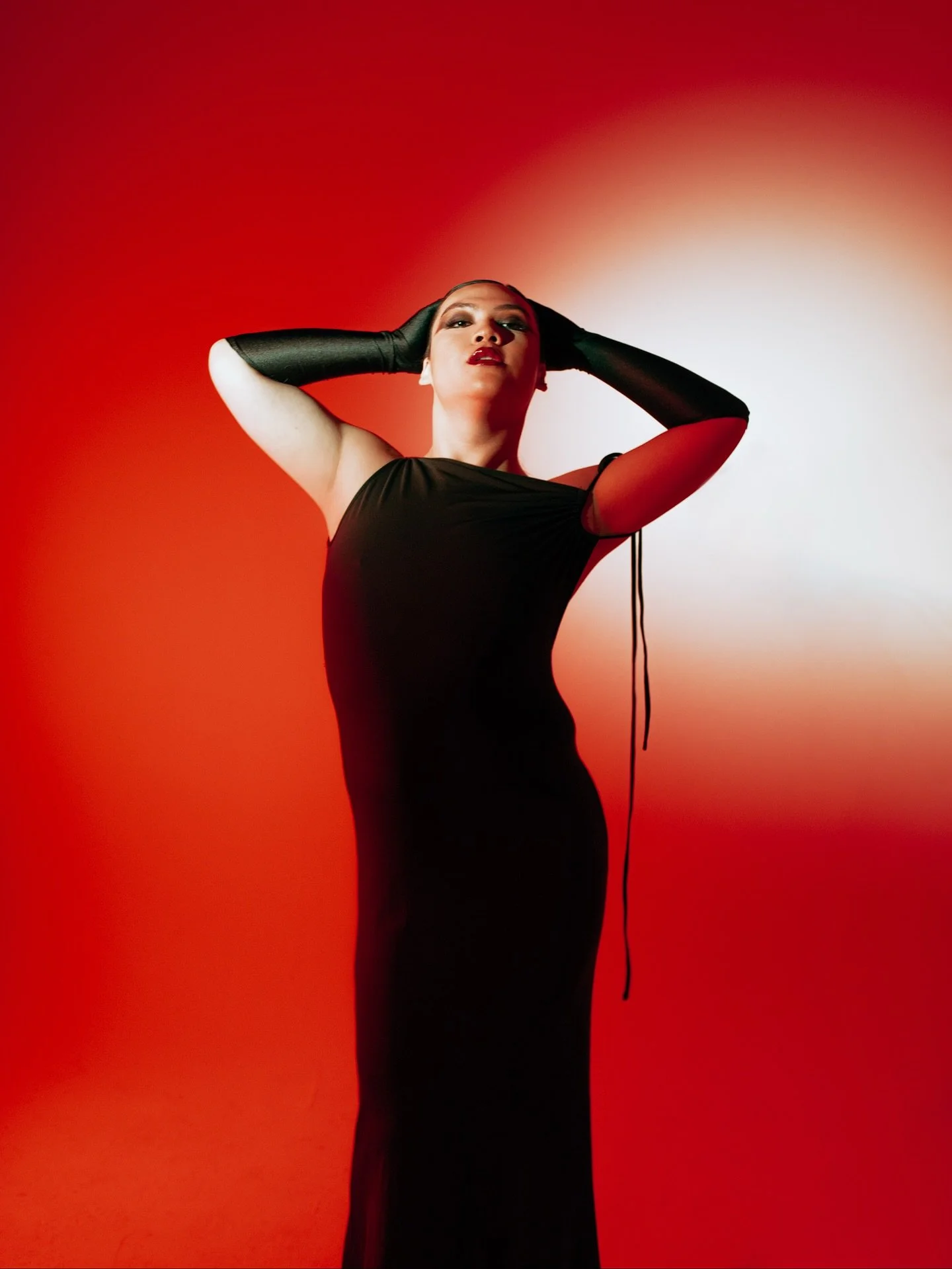 TOMMIE 

Photography: @jennasilvs.photo 
MUA: @goddess.artistry 
Model: @tmie_bui