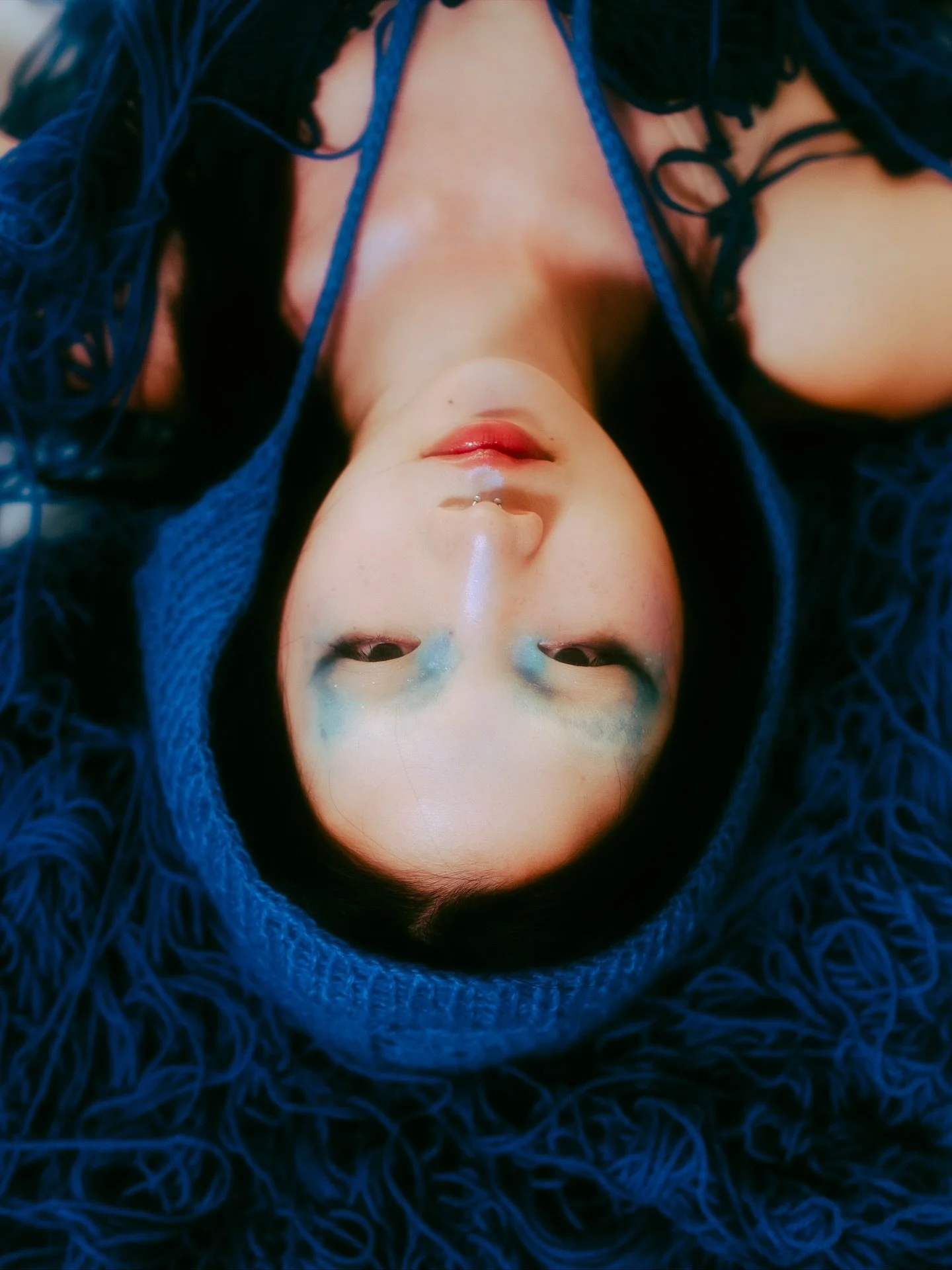 string theory pt. II 

Photography and set design: @jennasilvs.photo 
MUA:  @its_alexxsfx 
Model: @s___n0twip @lizbellagency
Knit hood by @moshimo.knit