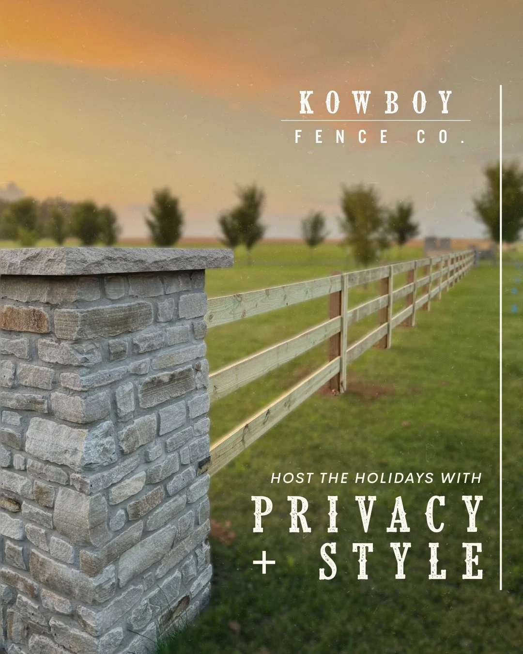 The holidays are better with privacy + style. ✨🎄 Whether you&rsquo;re hosting family, friends, or neighbors, the right fence keeps your space secure and looking its best.⁠
⁠
 Book your on-site with Kowboy Fence Co. today and be holiday-ready. 🤠 Com