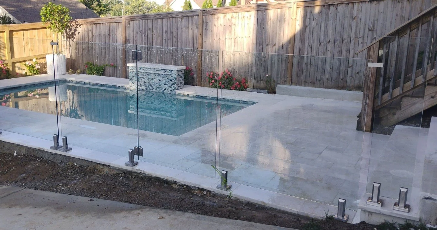 Safety 🤝 style. A clean glass fence design that keeps your pool secure while letting your backyard shine. 🏊️⁠
⁠
⁠
#Kowboy #KowboyUp #KowboyFence #NashvilleTN #JacksonTN #MemphisTN #KnoxvilleTN #HuntsvilleAL #FenceContractor #FencingCompany #FenceCo