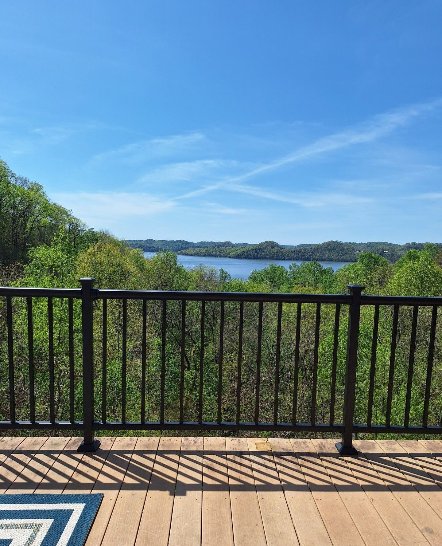Projects with a view. 🌤️ This sleek aluminum railing keeps safety top of mind without taking away from the scenery. Built strong, built clean, built by Kowboy. 🤠⁠
⁠
⁠
#Kowboy #KowboyUp #KowboyFence #NashvilleTN #JacksonTN #MemphisTN #KnoxvilleTN #H