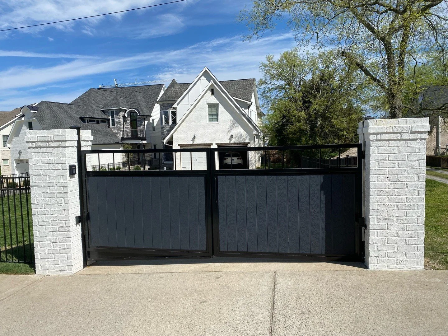 A strong first impression starts at the gate. This custom gate adds both security and curb appeal from the moment you arrive! Ready to start your project? Comment QUOTE &amp; we'll share a link for a FREE quote!⁠
⁠
⁠
#Kowboy #KowboyUp #KowboyFence #N