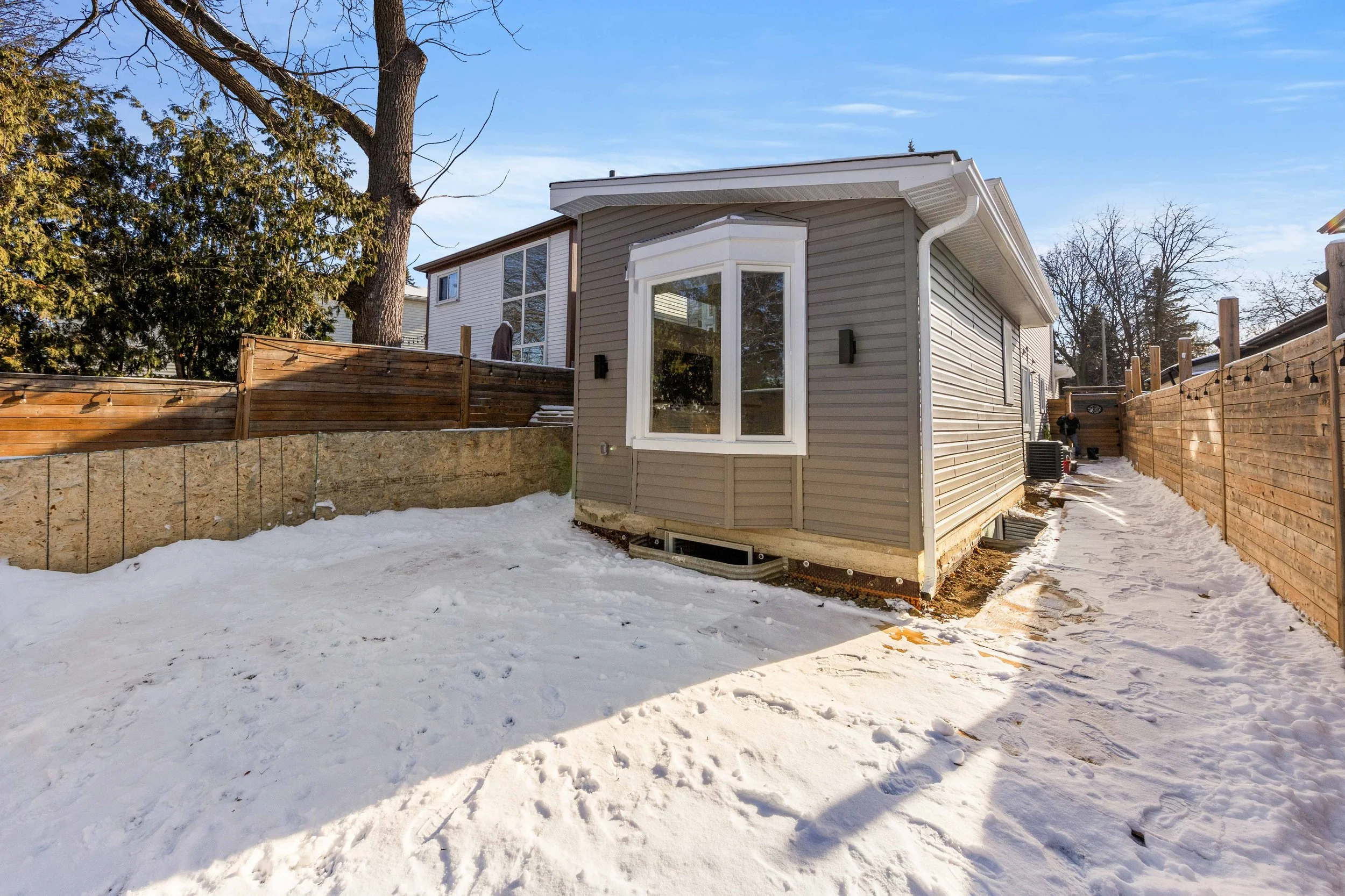 85DonnamoraCres0001.jpg