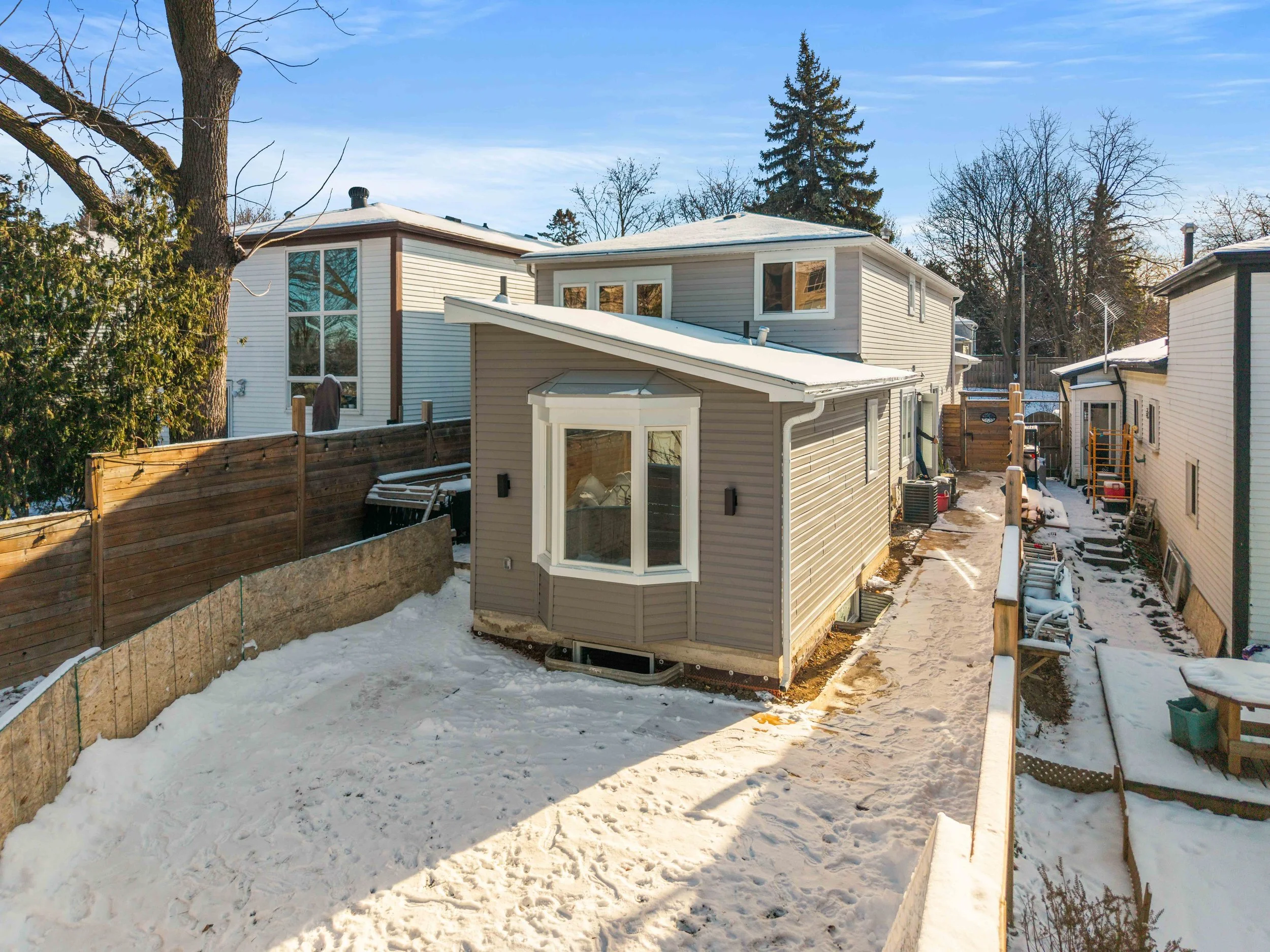 85DonnamoraCres0002.jpg