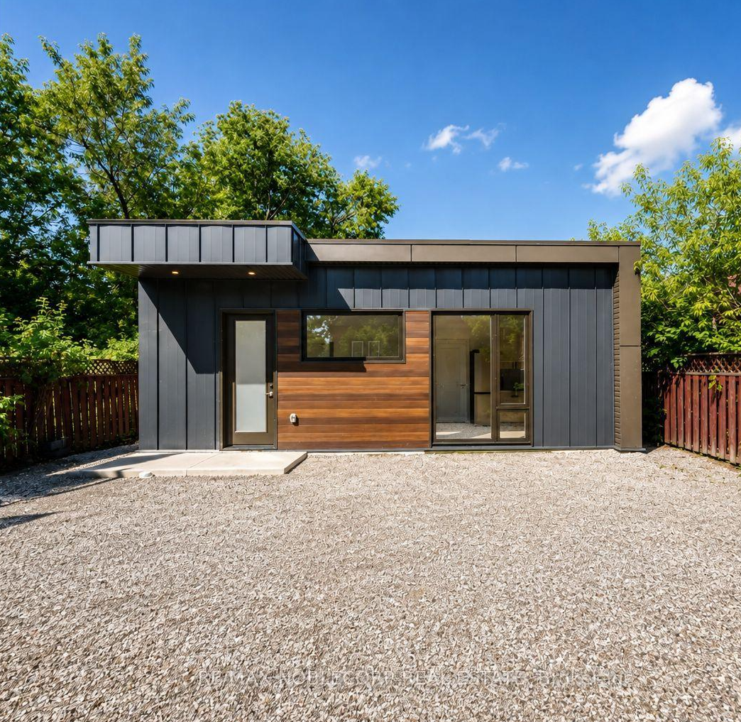 Clairlea Garden Suite 2