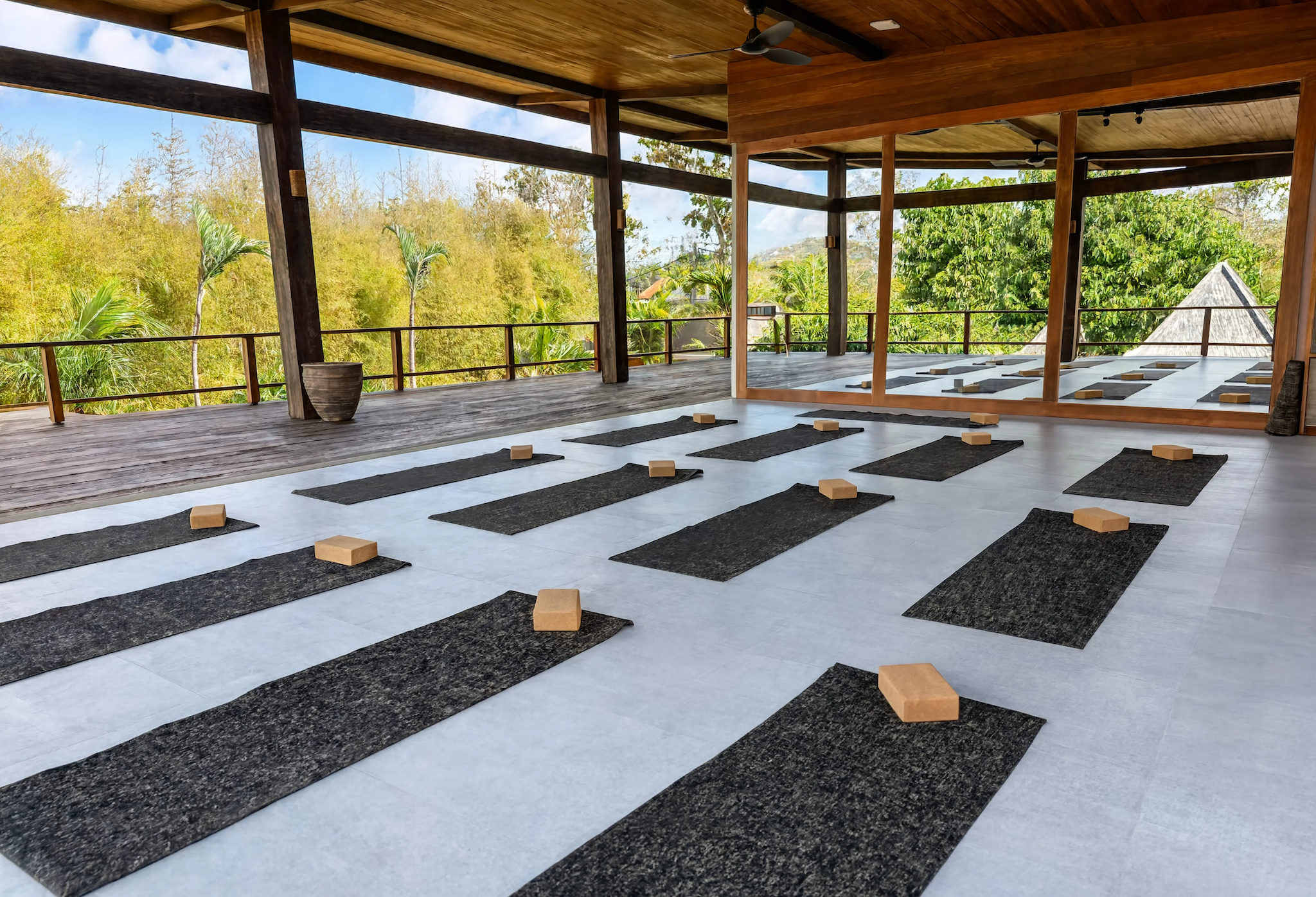 Yoga Space _ Open Deck View 3_2.png