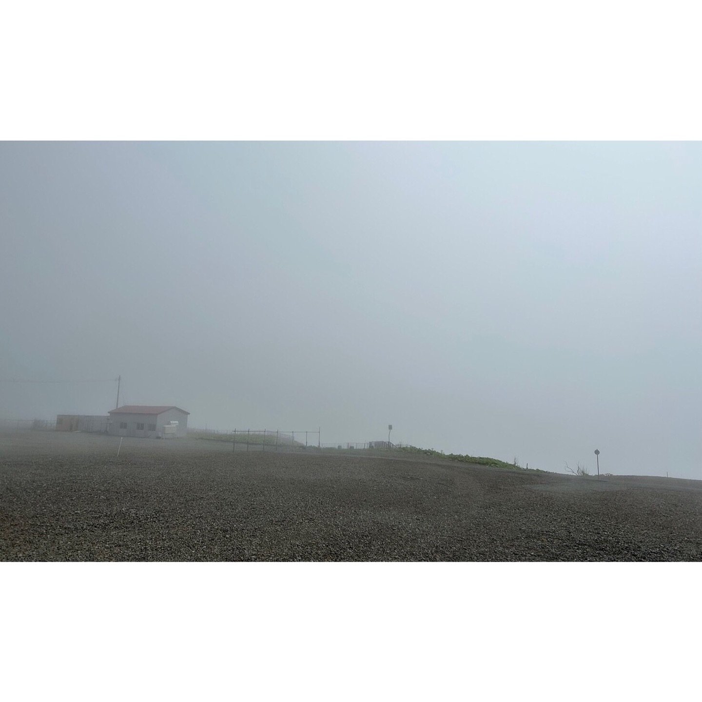 𝐓𝐨𝐝𝐚𝐲 𝐘𝐮𝐫𝐮𝐫𝐢
2024/05/16

Nemuro, Hokkaido, Japan
Photo by Mori Yasuko / Fisherman
Directed by Okada Atsushi

-

◆ ユルリ島の本
JRA賞馬事文化賞受賞作品
書籍『エピタフ 幻の島、ユルリの光跡』
住人ゼロ、上陸禁止、馬だけが暮らす現代のロスト・ワールド。木村伊兵衛賞写真家による&ldquo;ユルリ島をめぐる冒険&rdquo;の記録

Amazonほか全国の書店に