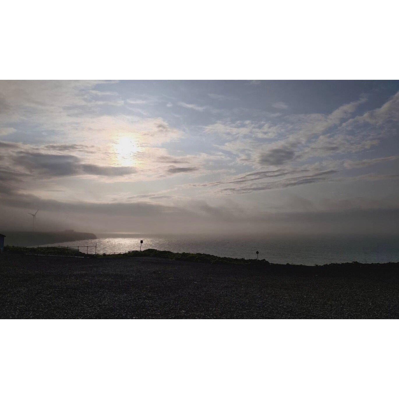 𝐓𝐨𝐝𝐚𝐲 𝐘𝐮𝐫𝐮𝐫𝐢
2025/06/15

Nemuro, Hokkaido, Japan
Photo by Mori Yasuko / Fisherman
Directed by Okada Atsushi

新刊『ユルリ島の馬』
発売：2025年４月25日
著者：岡田敦
発行：青幻舎

JRA賞馬事文化賞受賞
書籍『エピタフ 幻の島、ユルリの光跡』
刊行：2023年６月
著者：岡田敦
発行：インプレス

著者サイン入り発売中！
オンラインショップ「ユルリ島の馬 B