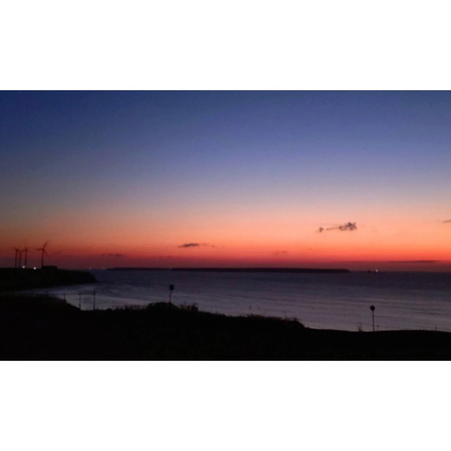 𝐓𝐨𝐝𝐚𝐲 𝐘𝐮𝐫𝐮𝐫𝐢
2025/11/07

Nemuro, Hokkaido, Japan
Photo by Mori Yasuko / Fisherman
Directed by Okada Atsushi

◇神田日勝記念美術館
コレクション展Ⅱ
2025年10月３日－11月30日
出展作品：ユルリ島の馬

◇新刊『ユルリ島の馬』
刊行：2025年
著者：岡田敦
発行：青幻舎

◇JRA賞馬事文化賞受賞作
書籍『エピタフ 幻の島、ユルリの光跡』
刊行：2023年
