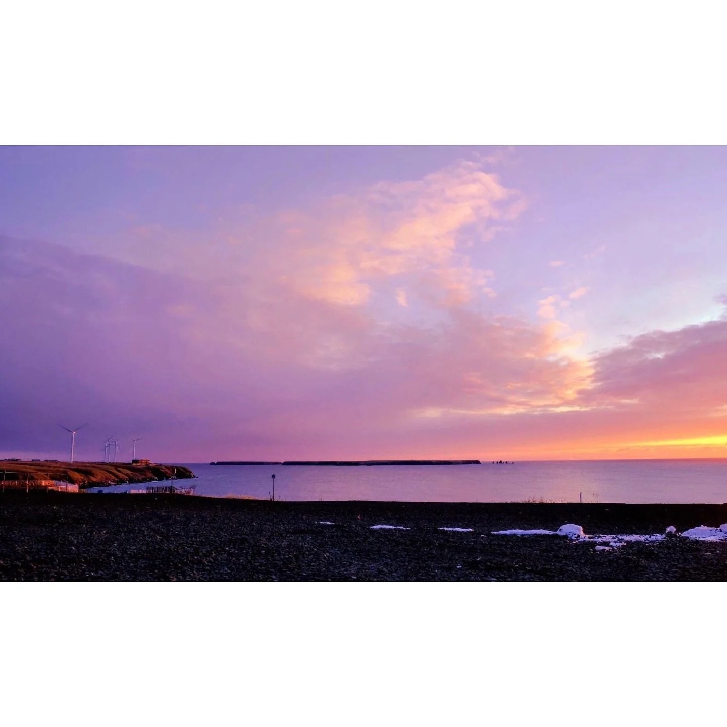 𝐓𝐨𝐝𝐚𝐲 𝐘𝐮𝐫𝐮𝐫𝐢
2026/01/02

Nemuro, Hokkaido, Japan
Photo by Mori Yasuko / Fisherman
Directed by Okada Atsushi

◇ 写真展「ユルリ島の馬」
2026年2月20日（金）- 3月5日（木）
富士フイルムフォトサロン 東京

2026年9月18日（金）- 9月23日（水）
富士フイルムフォトサロン 札幌

2026年10月30日（金）- 11月12日（木）
富士フイルムフォト
