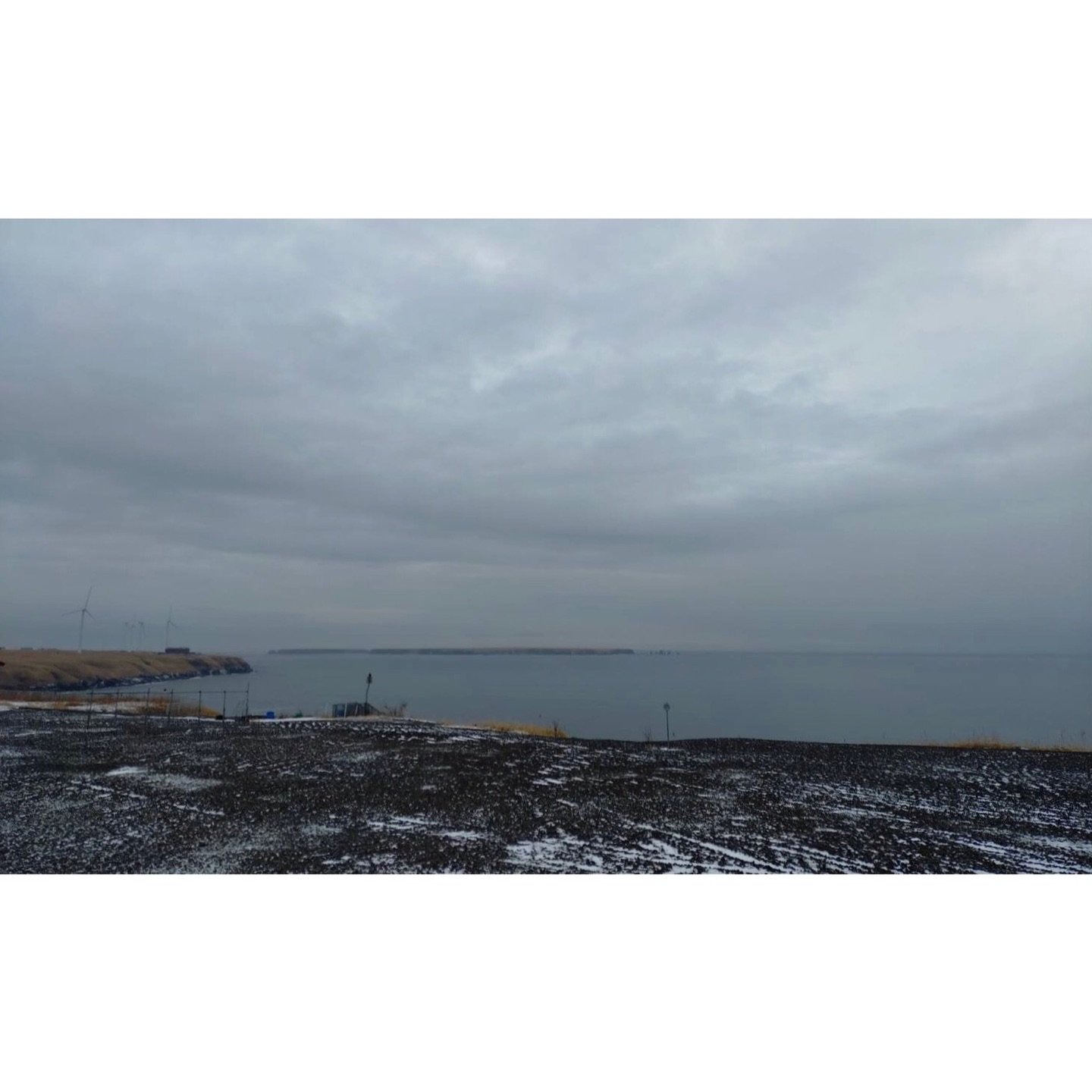 𝐓𝐨𝐝𝐚𝐲 𝐘𝐮𝐫𝐮𝐫𝐢
2026/01/10

Nemuro, Hokkaido, Japan
Photo by Mori Yasuko / Fisherman
Directed by Okada Atsushi

◇ 写真展「ユルリ島の馬」
2026年2月20日（金）- 3月5日（木）
富士フイルムフォトサロン 東京

2026年9月18日（金）- 9月23日（水）
富士フイルムフォトサロン 札幌

2026年10月30日（金）- 11月12日（木）
富士フイルムフォト