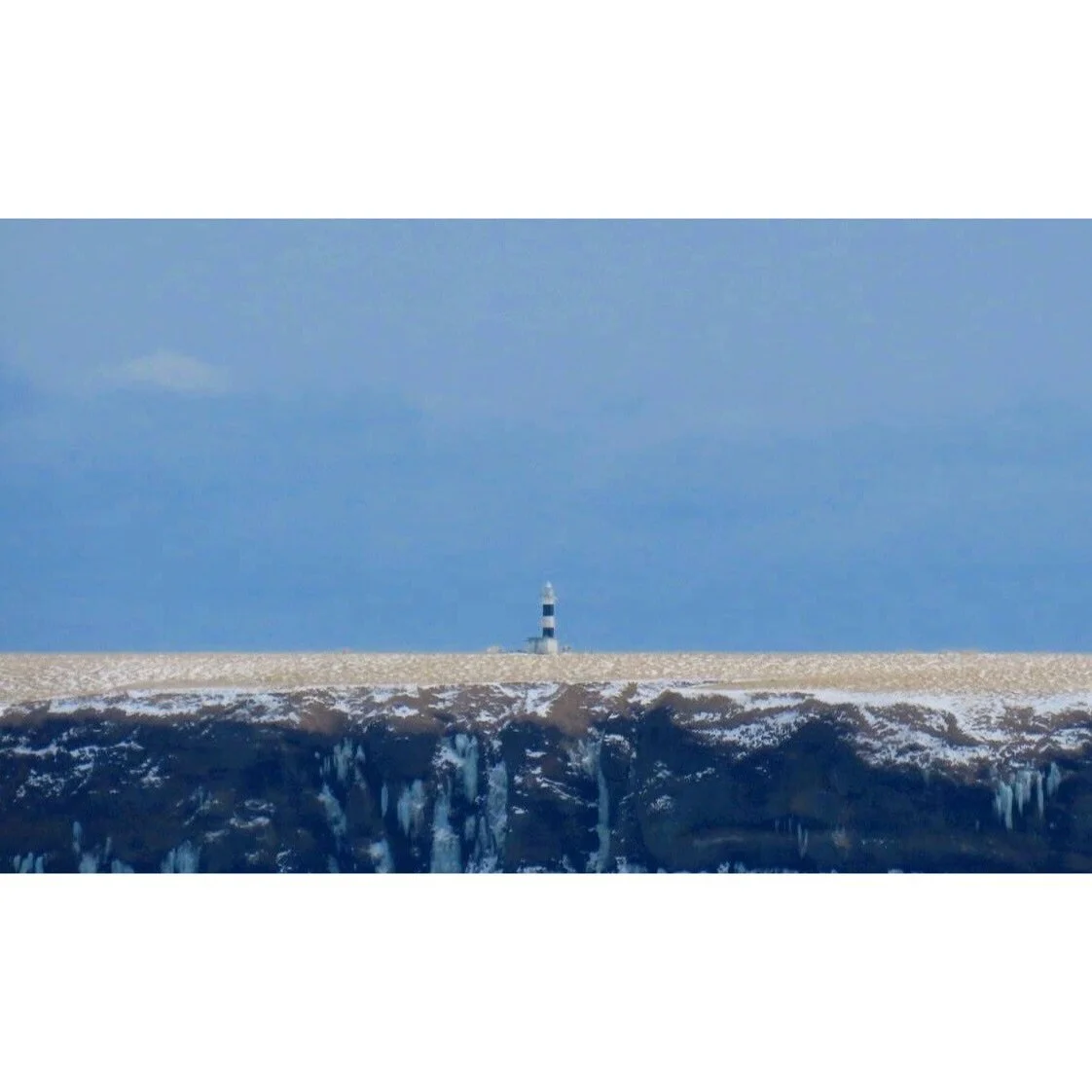 𝐓𝐨𝐝𝐚𝐲 𝐘𝐮𝐫𝐮𝐫𝐢
2026/02/01

Nemuro, Hokkaido, Japan
Photo by Mori Yasuko / Fisherman
Directed by Okada Atsushi

◇ 写真展「ユルリ島の馬」
2026年2月20日（金）- 3月5日（木）
富士フイルムフォトサロン 東京

ギャラリートーク
2月22日（日）
3月1日（日）
各回14時から30~40分間
参加無料・予約不要

◇ 巡回展
2026年9月18日（金）- 9月2