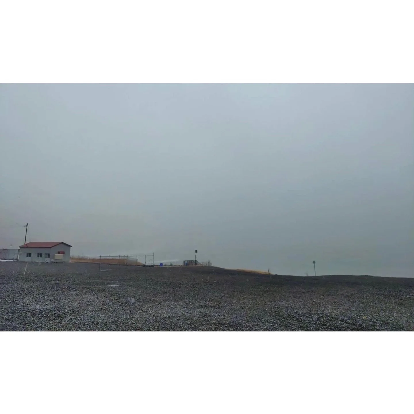 𝐓𝐨𝐝𝐚𝐲 𝐘𝐮𝐫𝐮𝐫𝐢
2026/02/28

Nemuro, Hokkaido, Japan
Photo by Mori Yasuko / Fisherman
Directed by Okada Atsushi

◇ 写真展「ユルリ島の馬」
2月20日（金）- 3月5日（木）
富士フイルムフォトサロン 東京

ギャラリートーク
3月1日（日）
各回14時から30~40分間
参加無料・予約不要

◇ 巡回展
9月18日（金）- 9月23日（水）
富士フイルムフォトサロン 