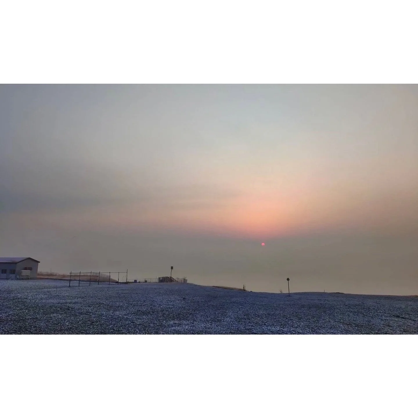 𝐓𝐨𝐝𝐚𝐲 𝐘𝐮𝐫𝐮𝐫𝐢
2026/03/23

Nemuro, Hokkaido, Japan
Photo by Mori Yasuko / Fisherman
Directed by Okada Atsushi

◇ 写真展「ユルリ島の馬」
9月18日（金）- 9月23日（水）
富士フイルムフォトサロン 札幌

10月30日（金）- 11月12日（木）
富士フイルムフォトサロン 大阪

&ndash;

◇ JRA賞馬事文化賞受賞作
書籍『エピタフ 幻の島、ユルリの光跡