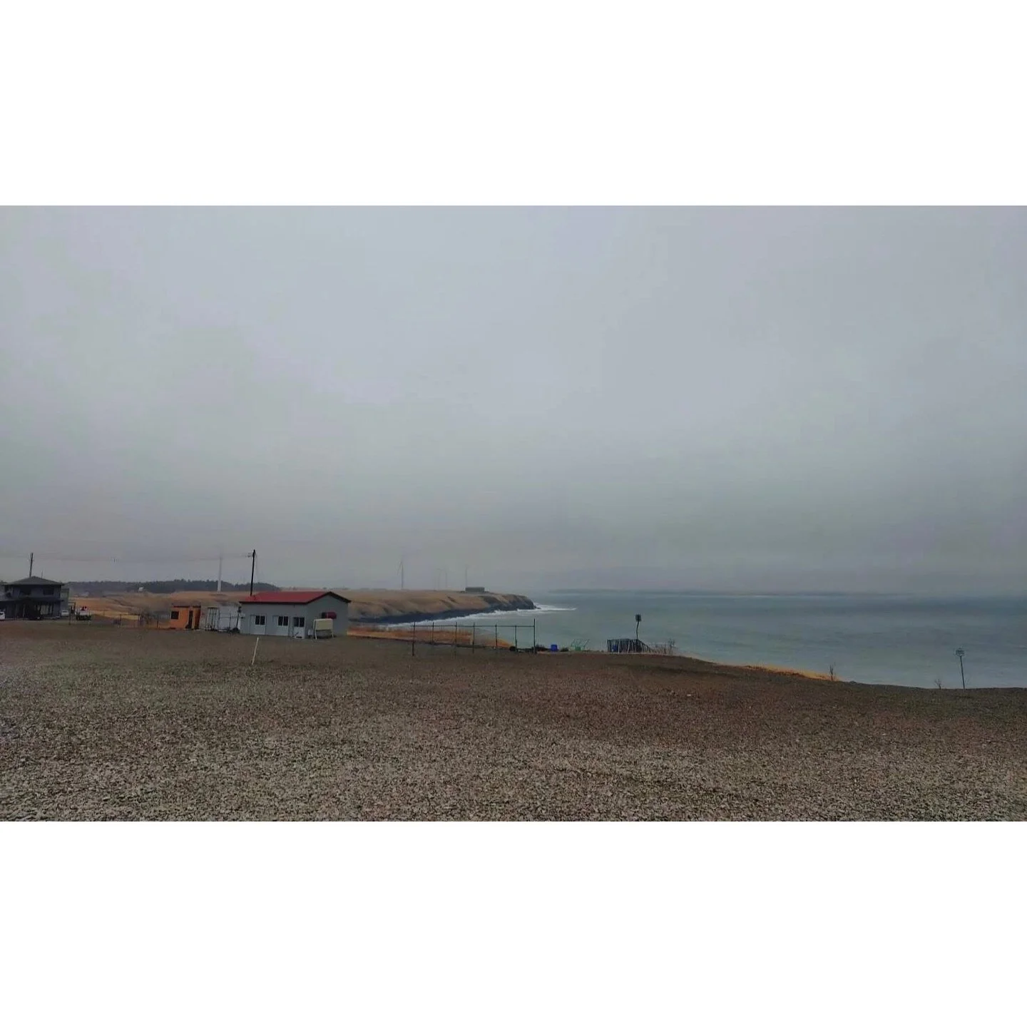 𝐓𝐨𝐝𝐚𝐲 𝐘𝐮𝐫𝐮𝐫𝐢
2026/04/02

Nemuro, Hokkaido, Japan
Photo by Mori Yasuko / Fisherman
Directed by Okada Atsushi

◇ 写真展「ユルリ島の馬」
9月18日（金）- 9月23日（水）
富士フイルムフォトサロン 札幌

10月30日（金）- 11月12日（木）
富士フイルムフォトサロン 大阪

&ndash;

◇ JRA賞馬事文化賞受賞作
書籍『エピタフ 幻の島、ユルリの光跡