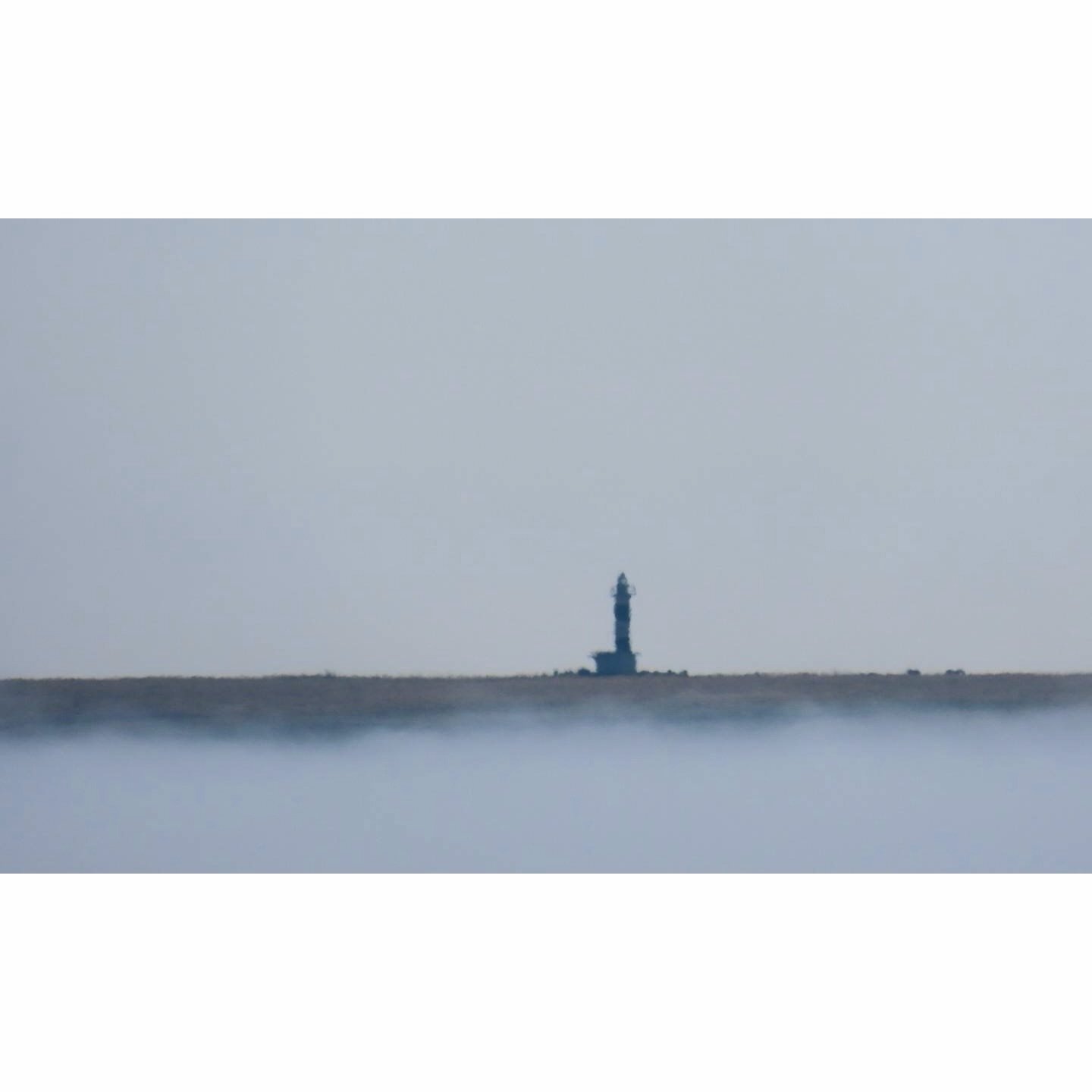 𝐓𝐨𝐝𝐚𝐲 𝐘𝐮𝐫𝐮𝐫𝐢
2026/06/12

Nemuro, Hokkaido, Japan
Photo by Mori Yasuko / Fisherman
Directed by Okada Atsushi

◇ 札幌芸術の森開園40周年記念
Flowering Garden「花と獣 いろとかたち」
&nbsp;7月11日（土）- 9月27日（日）
札幌芸術の森美術館
&nbsp;
◇ 写真展「ユルリ島の馬」
9月18日（金）- 9月23日（水）
富士フイルムフォト
