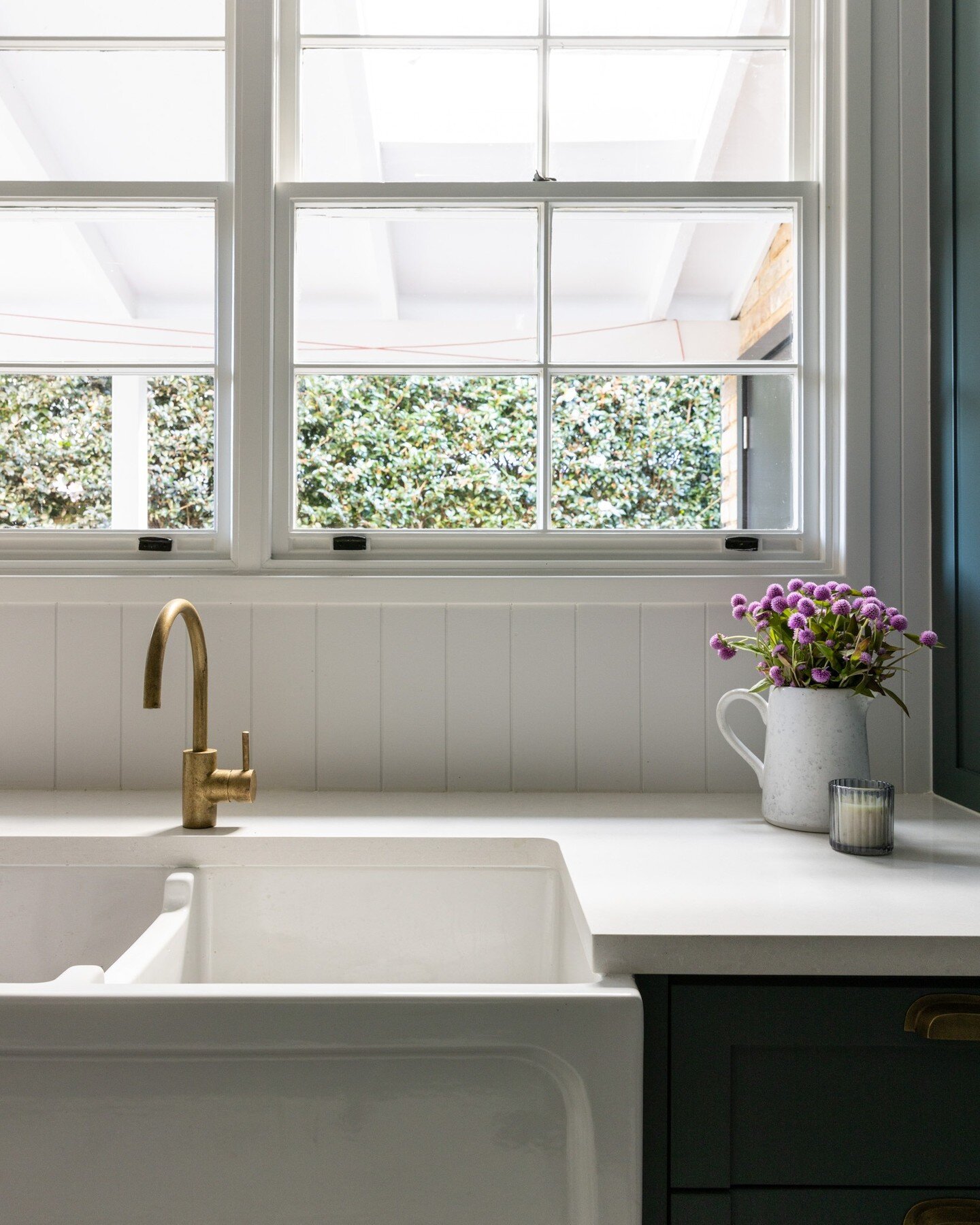 Are you on trend for 2024?
The @duluxaus colour forecast for this year is predicting sumptuous bold greens. Lucky for us, we were already all across it as you can see in our Laundry/ butlers Pantry in our Pymble House Project completed in 2022. Green