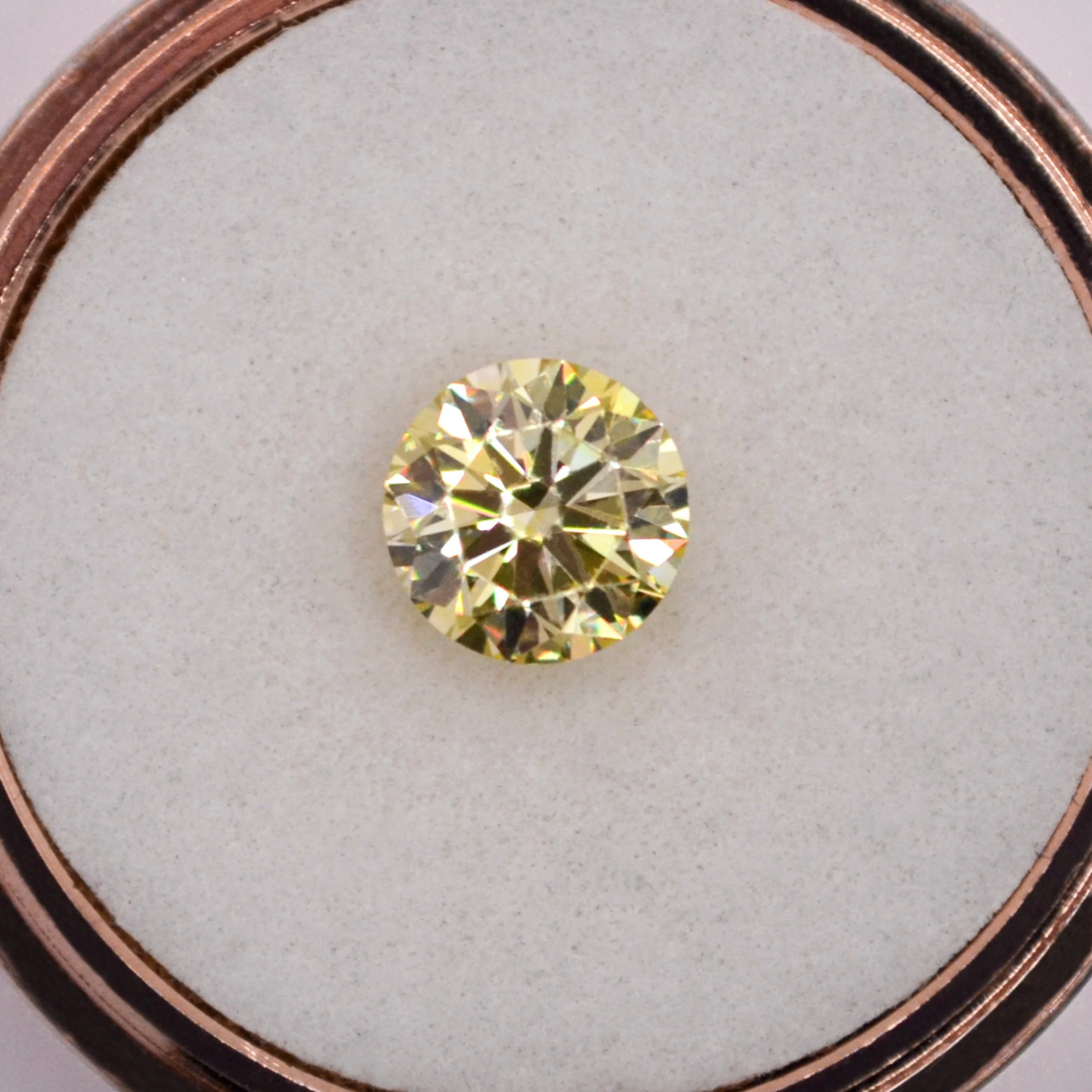 1.00-1.29_ct_Yellow_Brilliant_CUT (1).JPG