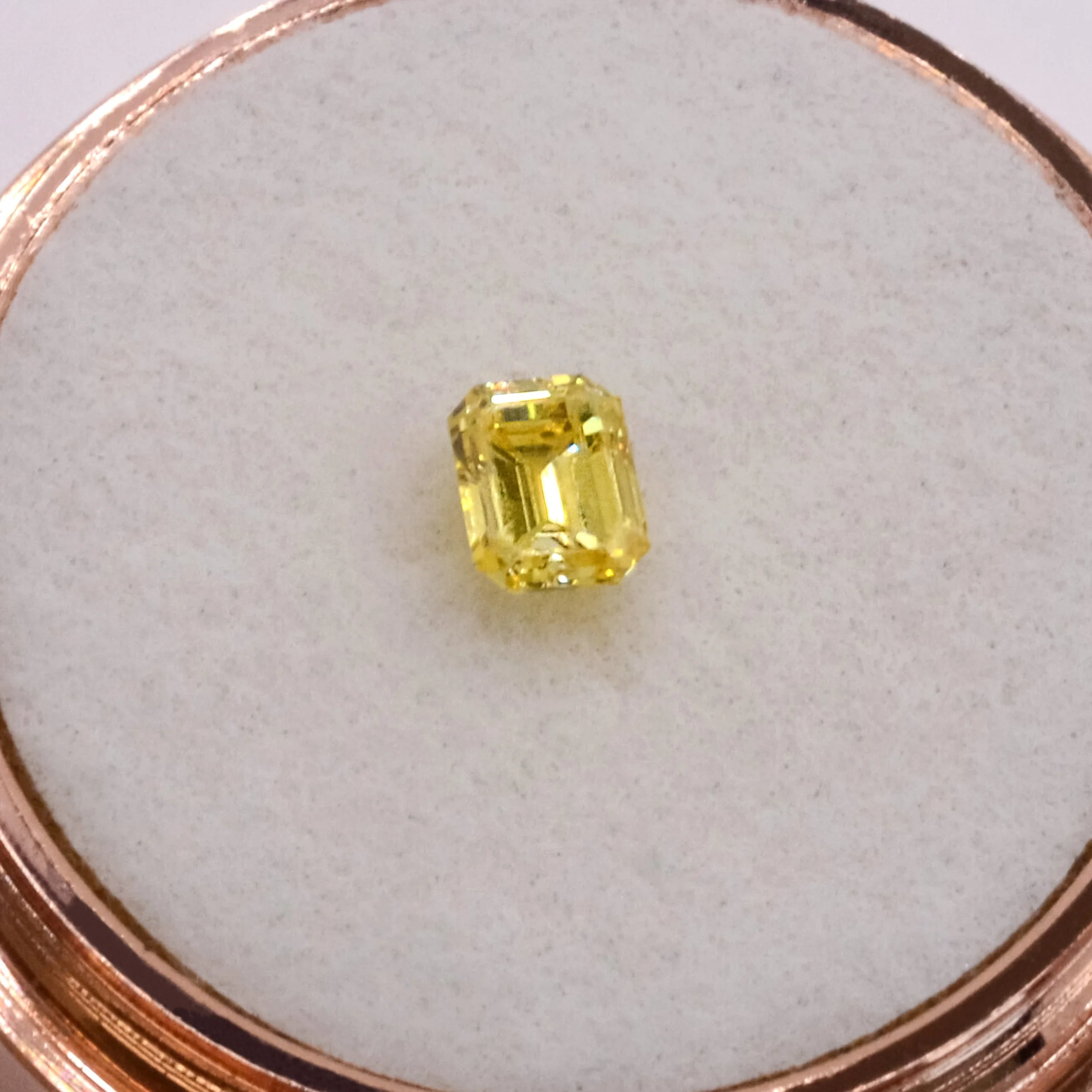0.40_ct_(0.35-0.49_ct)_Yellow_Emerald_1485458063.JPG