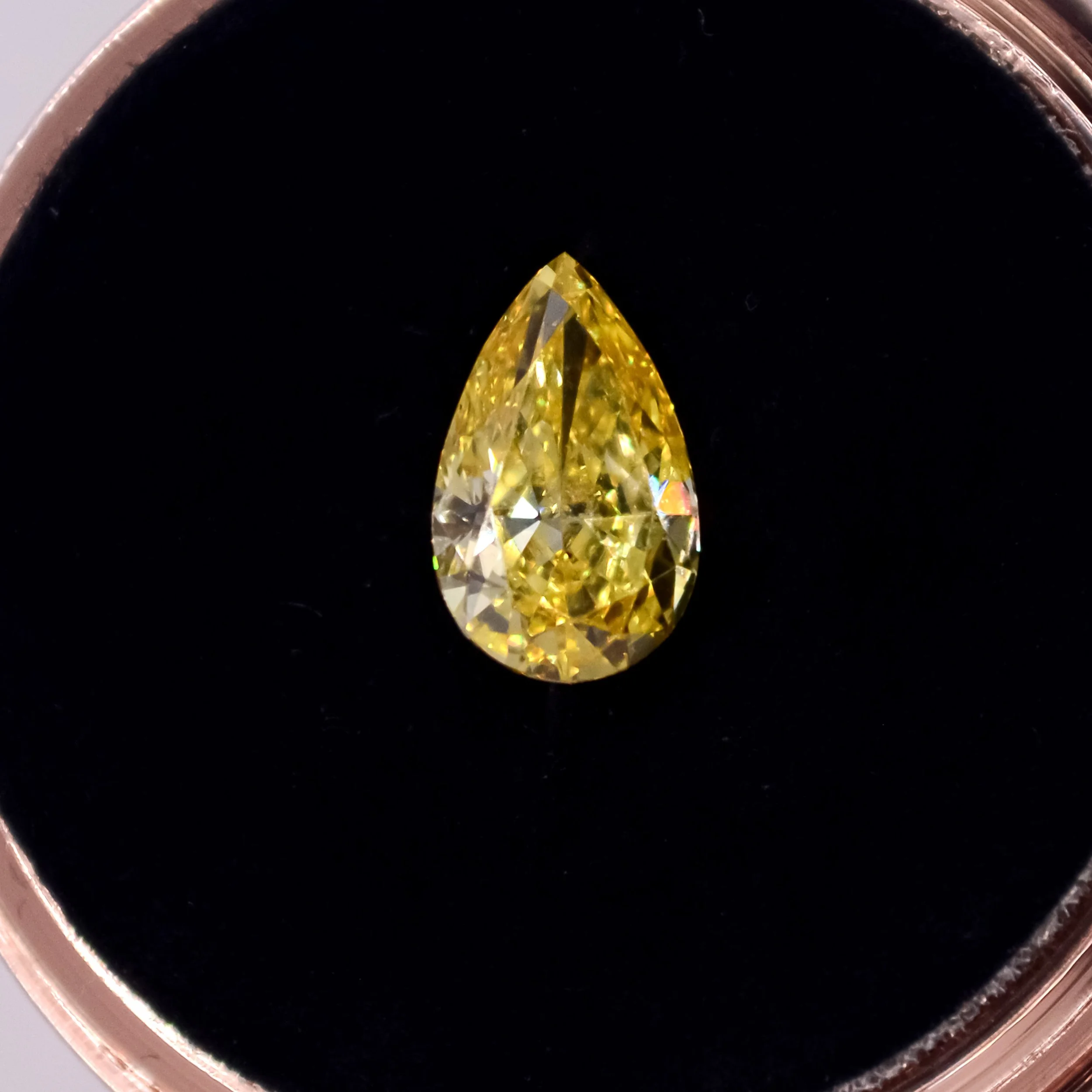 1.00-1.29_ct_Yellow_Pear_2854925178_(3).JPG