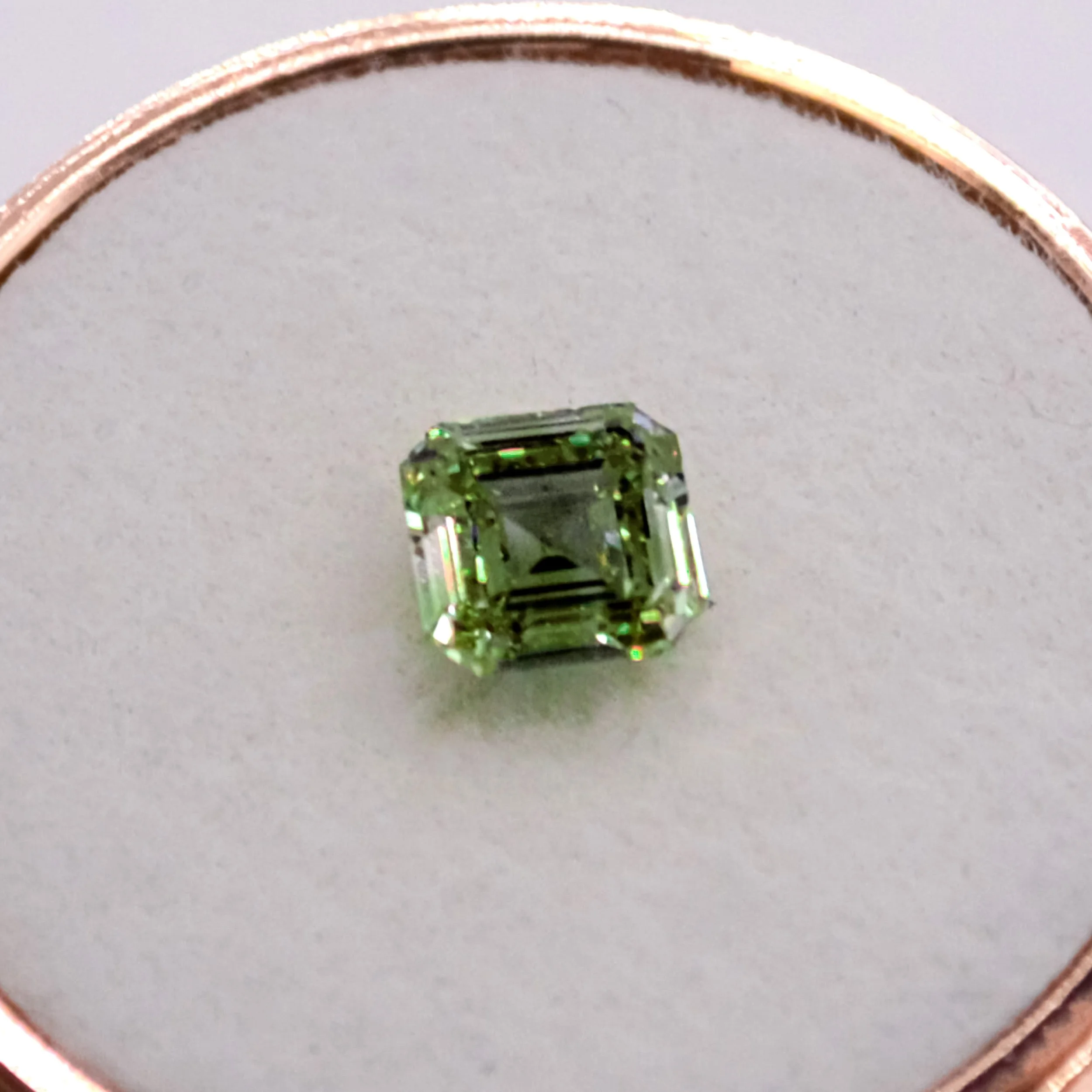 0.80-0.89_ct_Green_Asscher_4920414136B_(1).JPG