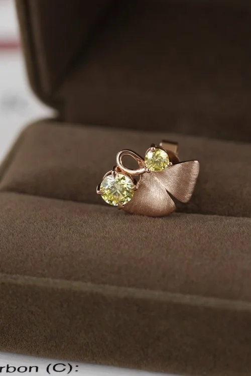 18Kローズゴールド イエローダイヤモンド イヤリング.JPG